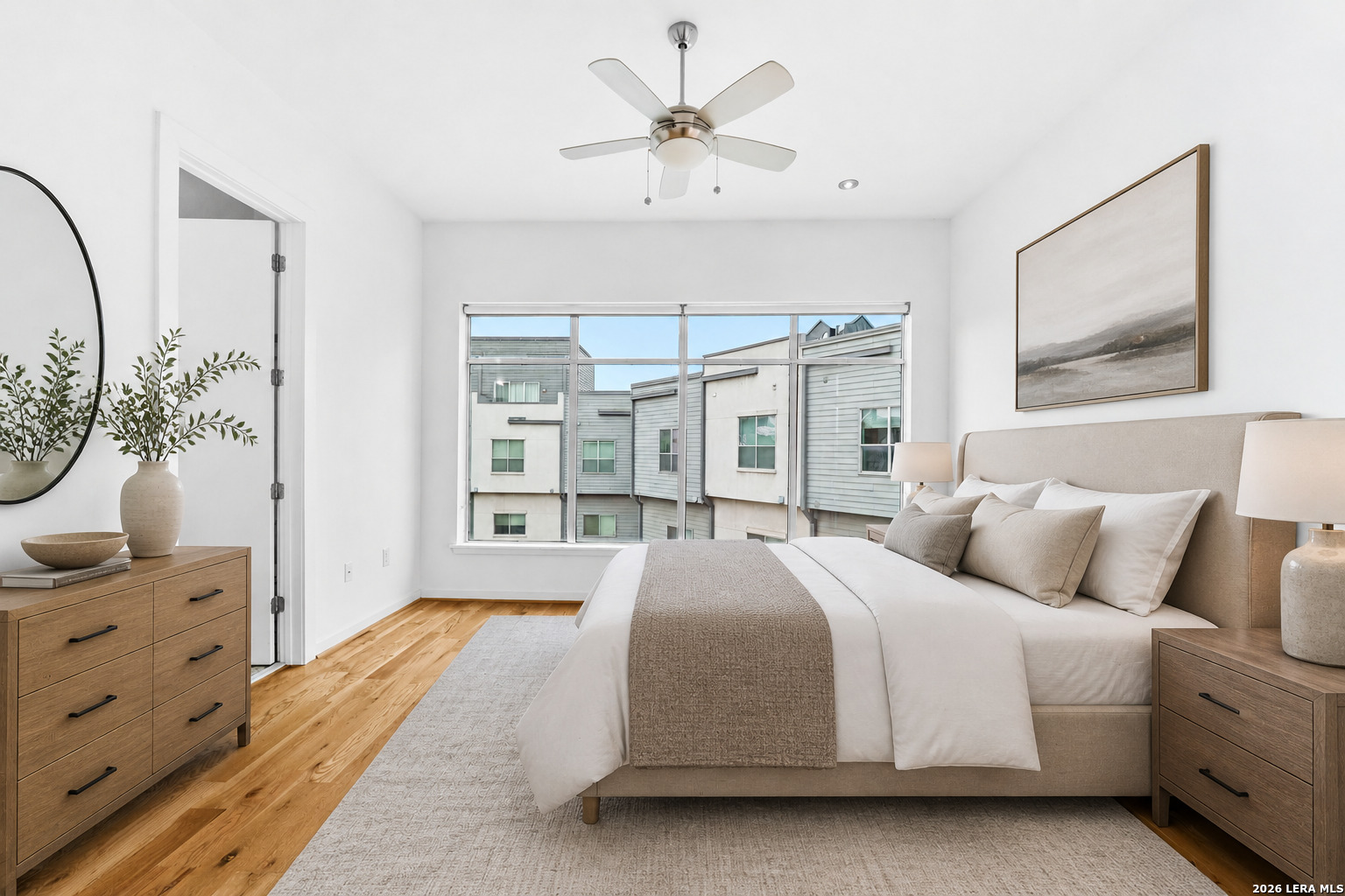 1120 E Quincy