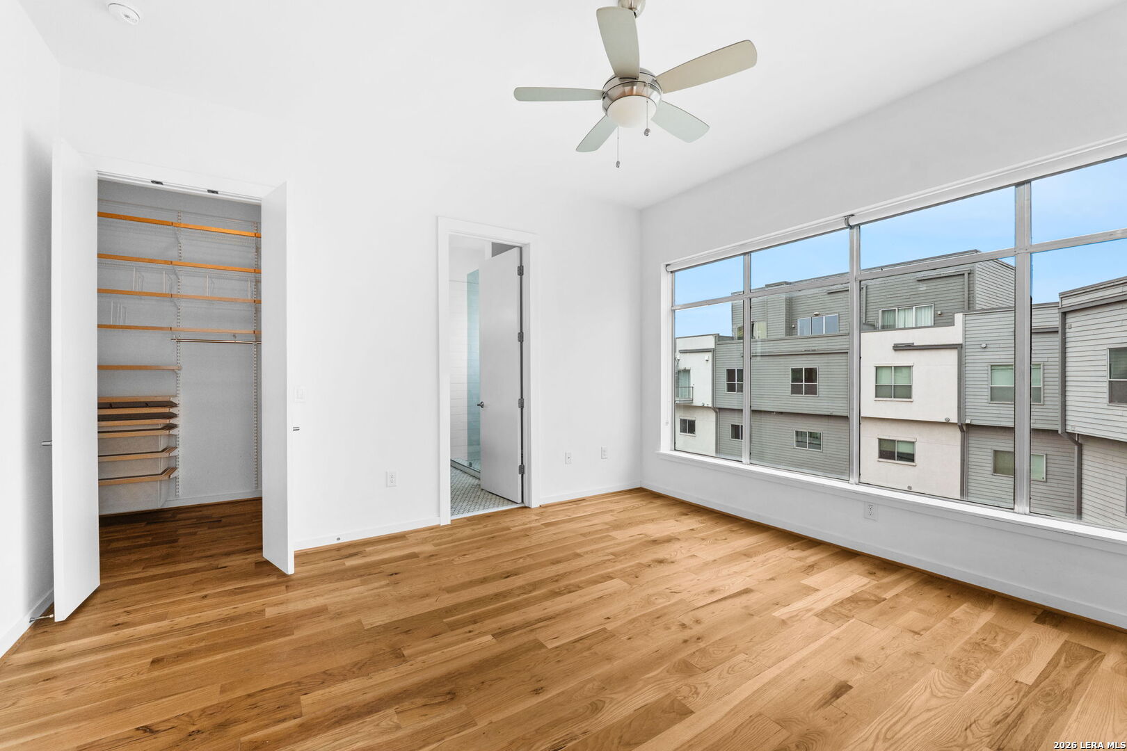 1120 E Quincy
