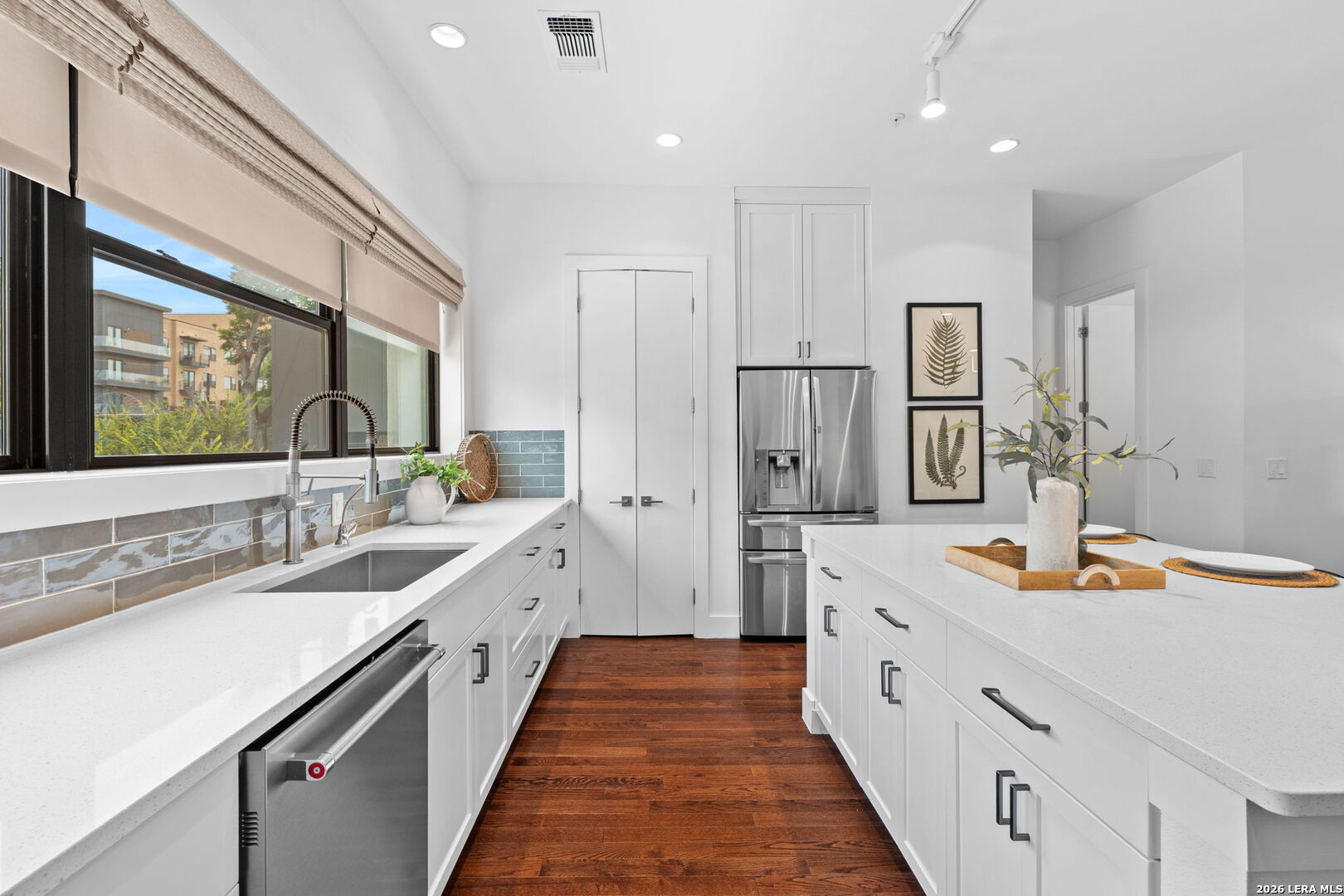 318 W Grayson 203