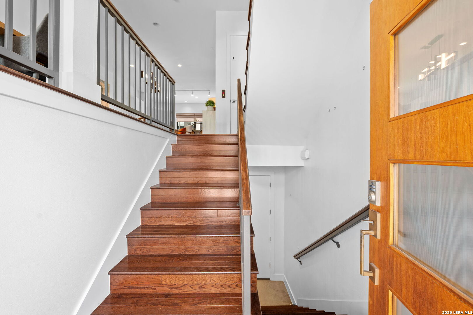 318 W Grayson 203