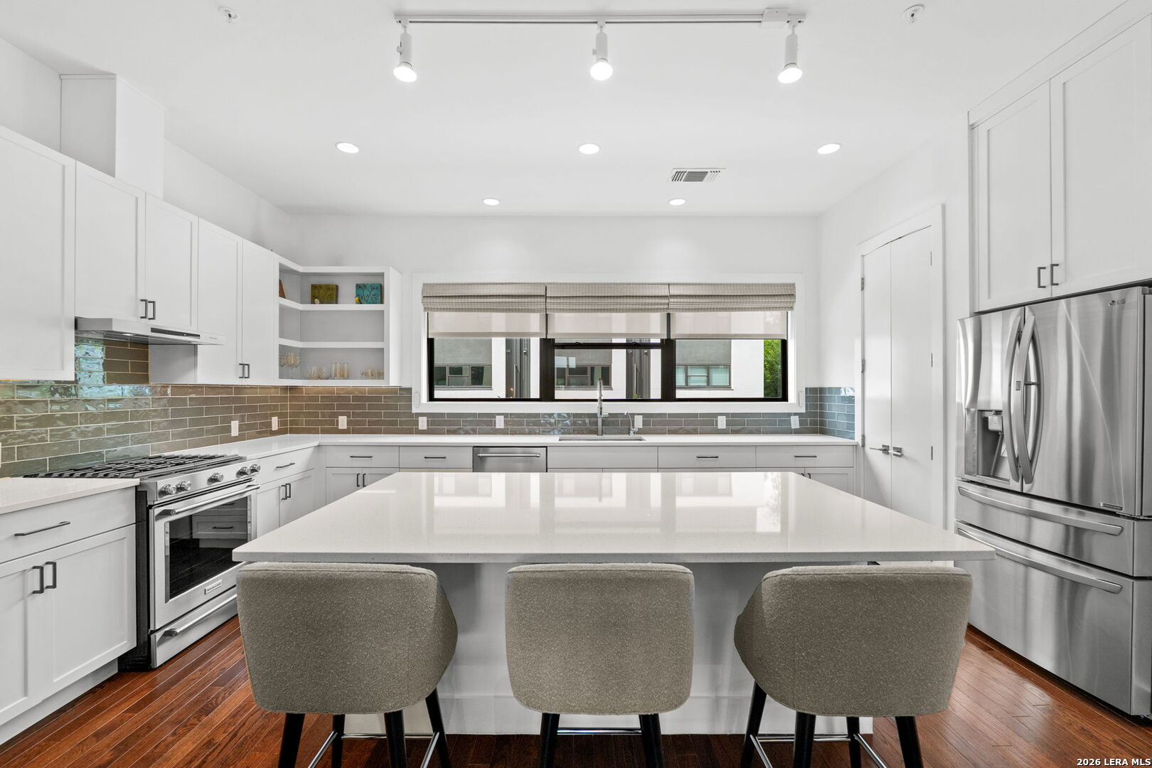 318 W Grayson 203
