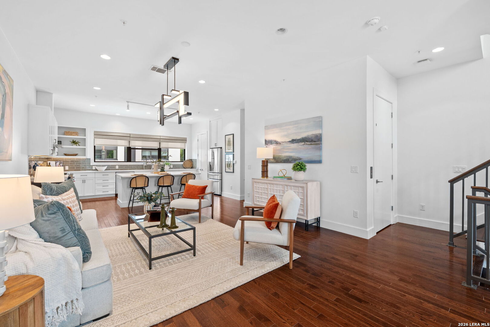 318 W Grayson 203