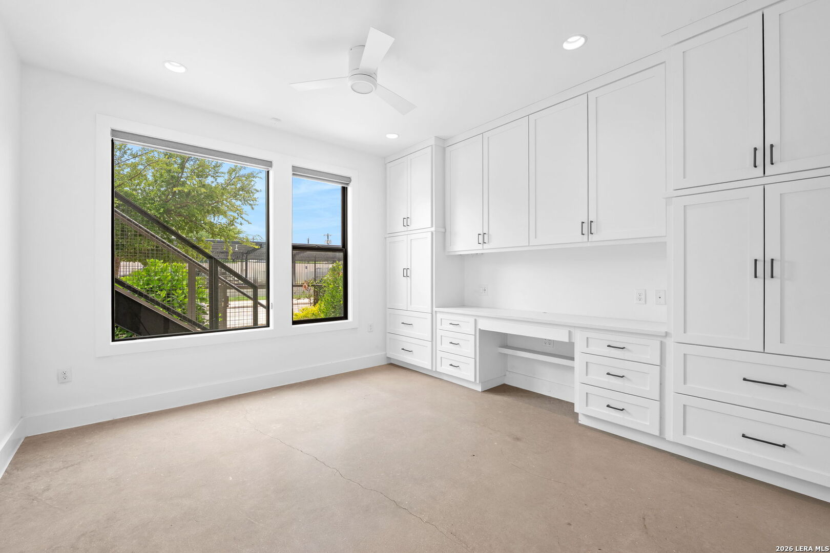 318 W Grayson 203