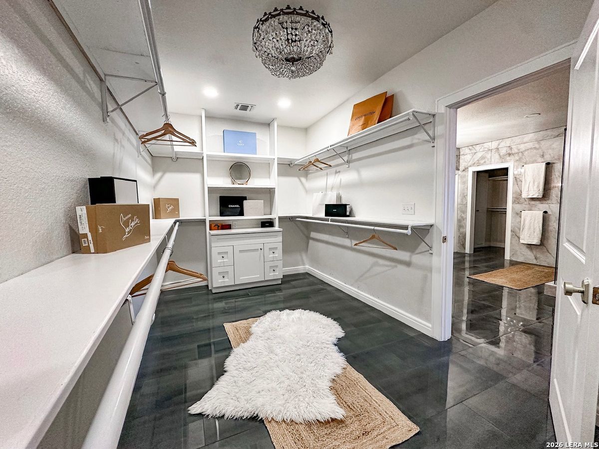 102 LUTHER DR