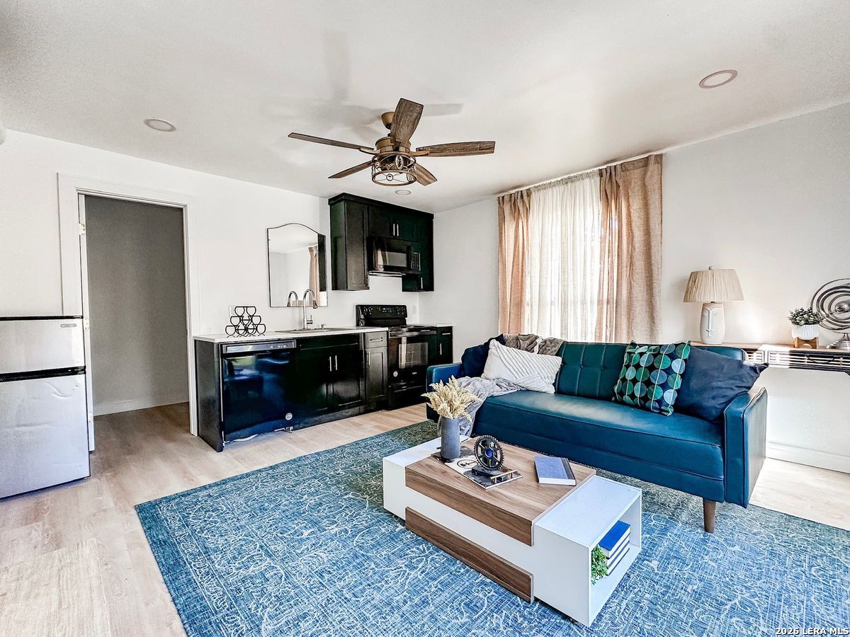 102 LUTHER DR