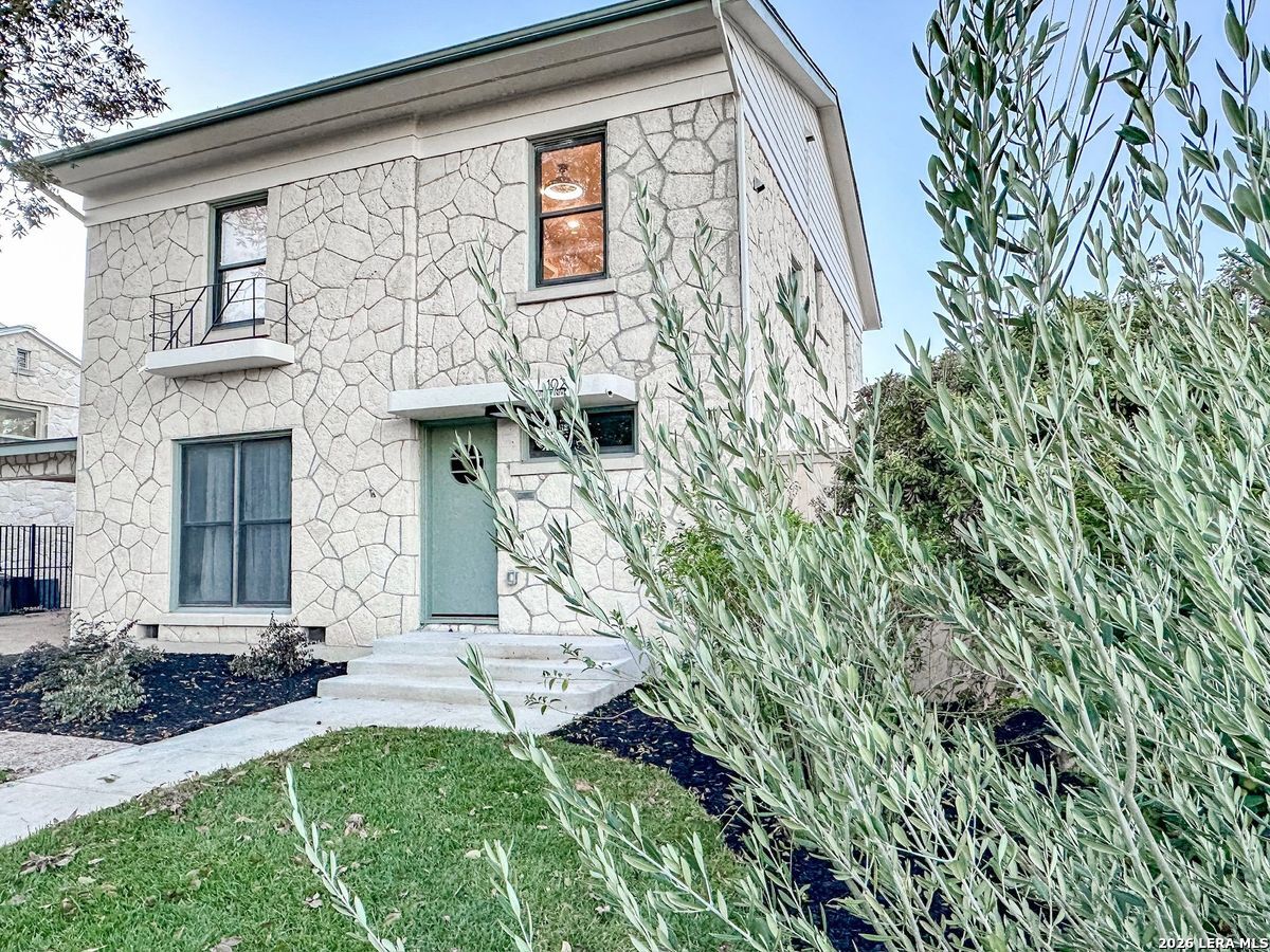 102 LUTHER DR