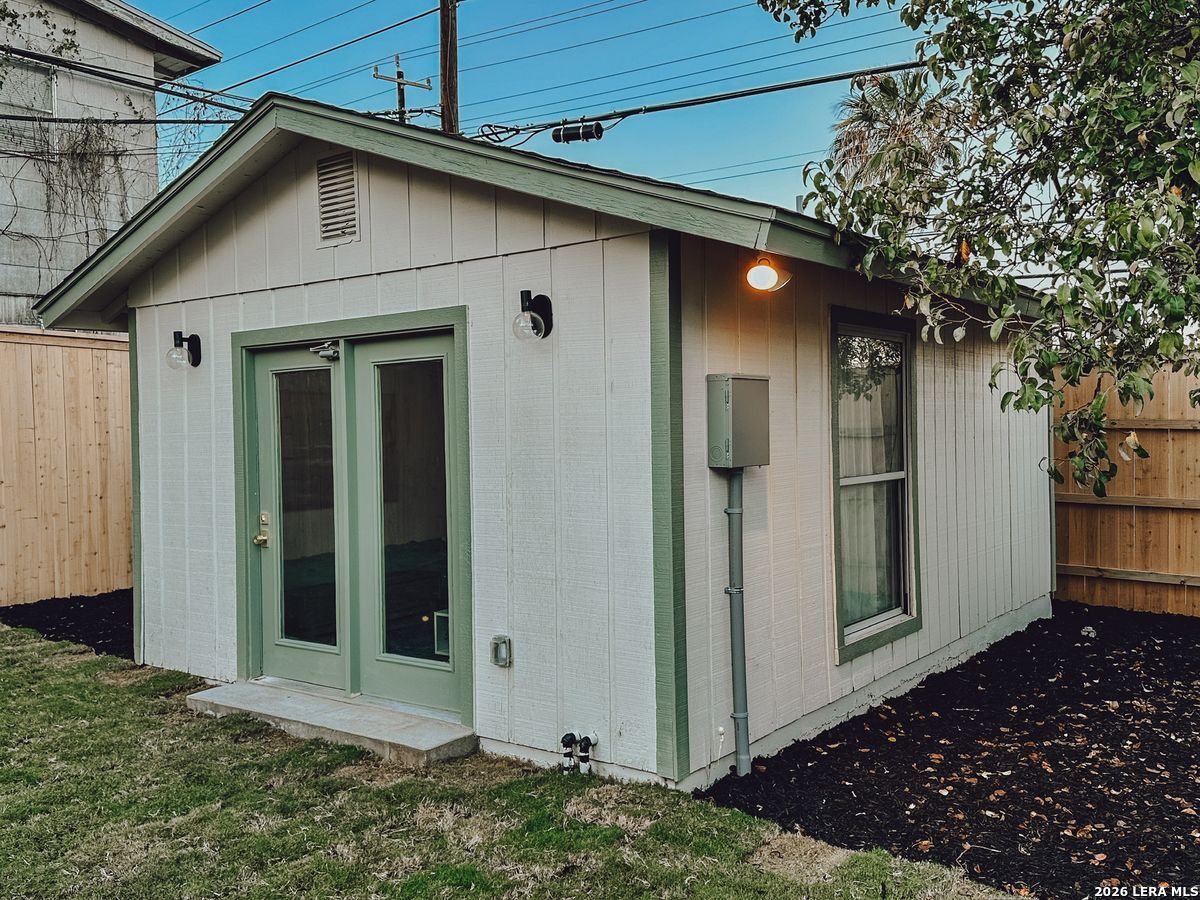 102 LUTHER DR