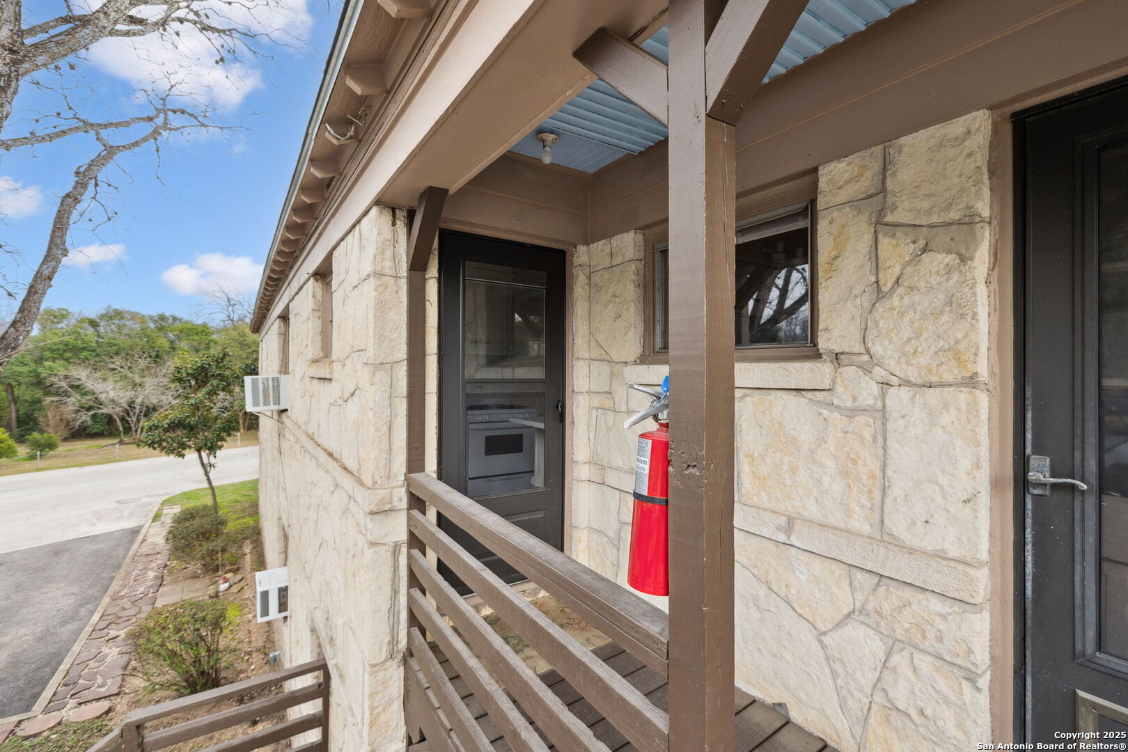 515 E Olmos Dr 4