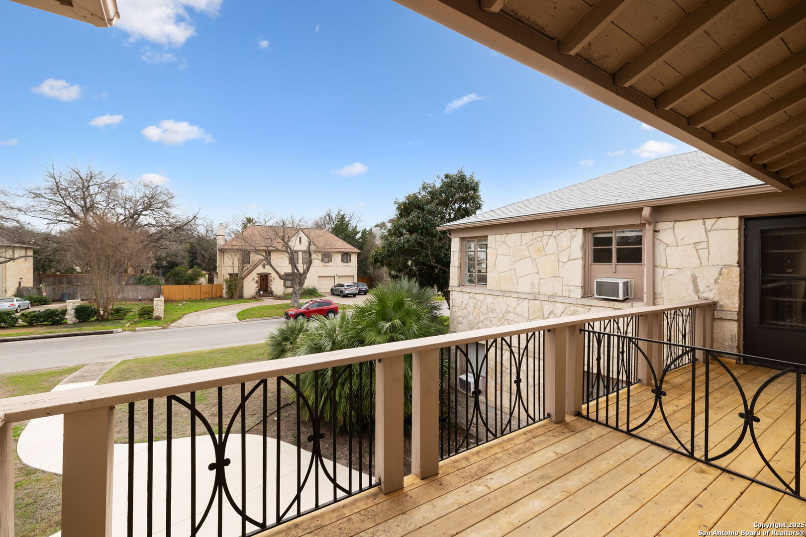 515 E Olmos Dr 4