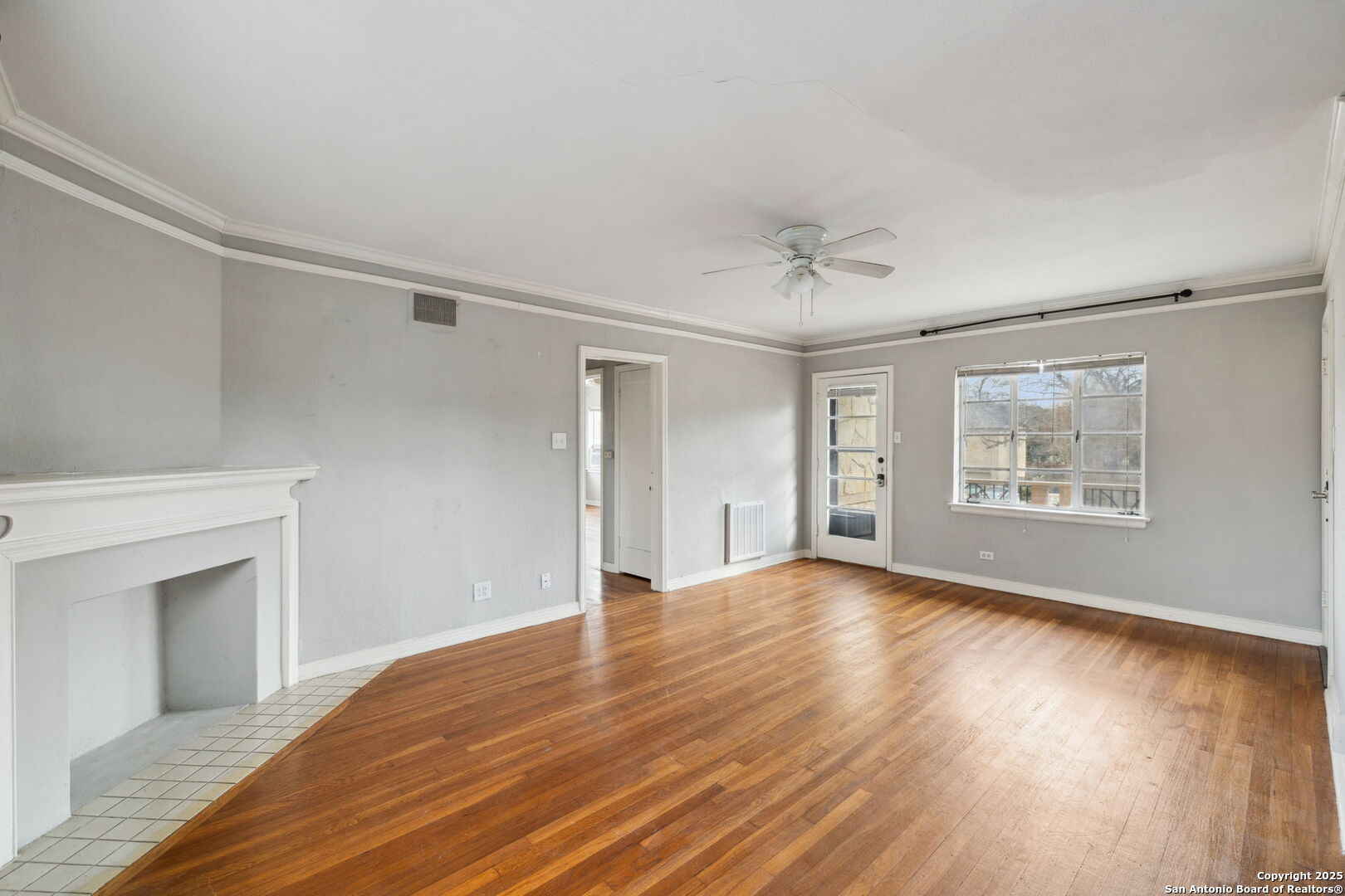 515 E Olmos Dr 4
