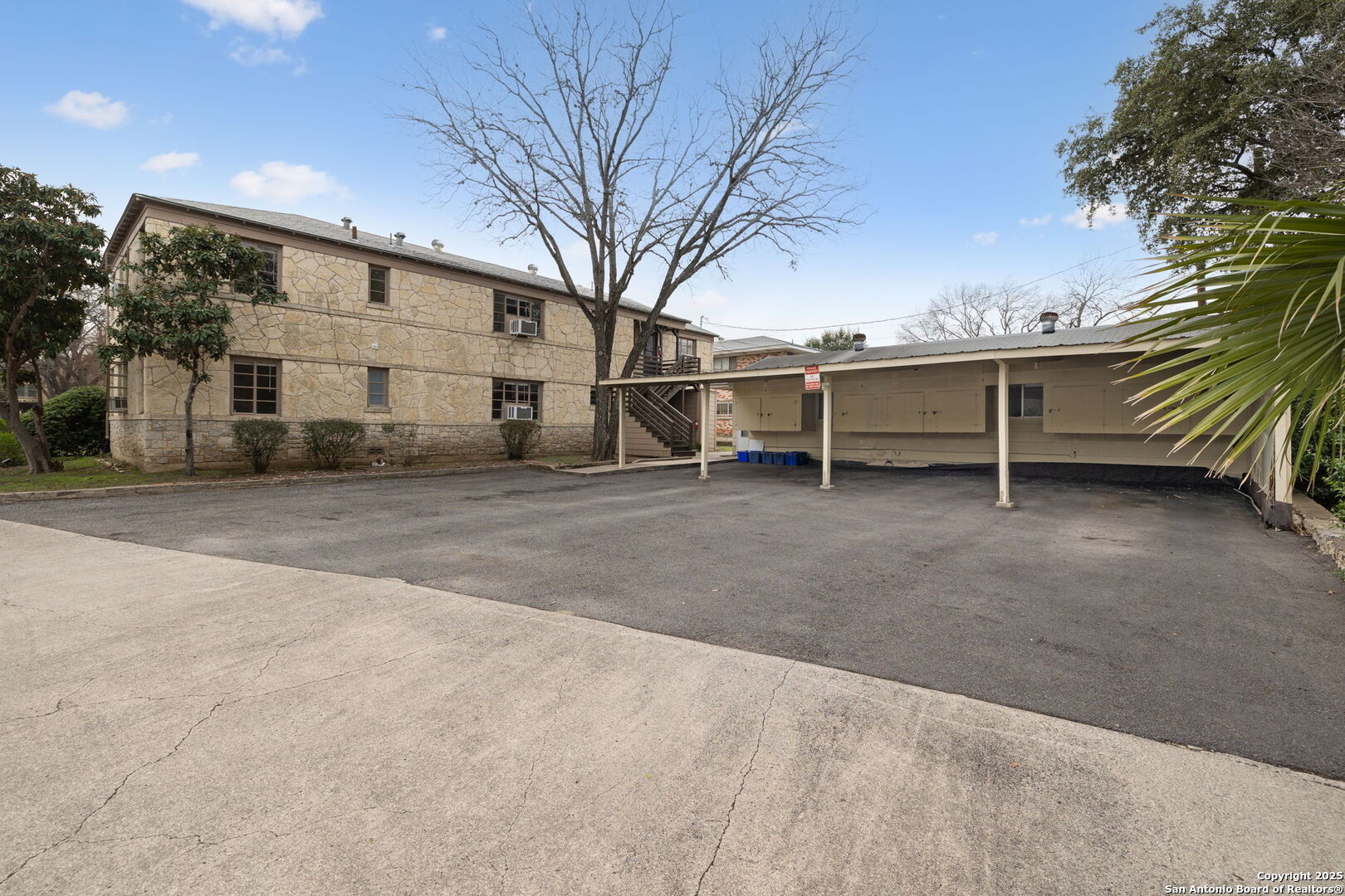 515 E Olmos Dr 4