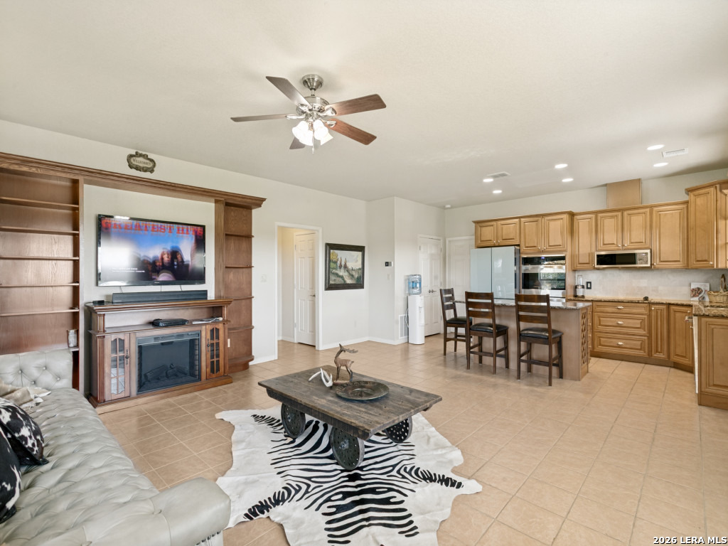 2881 Aviation Loop