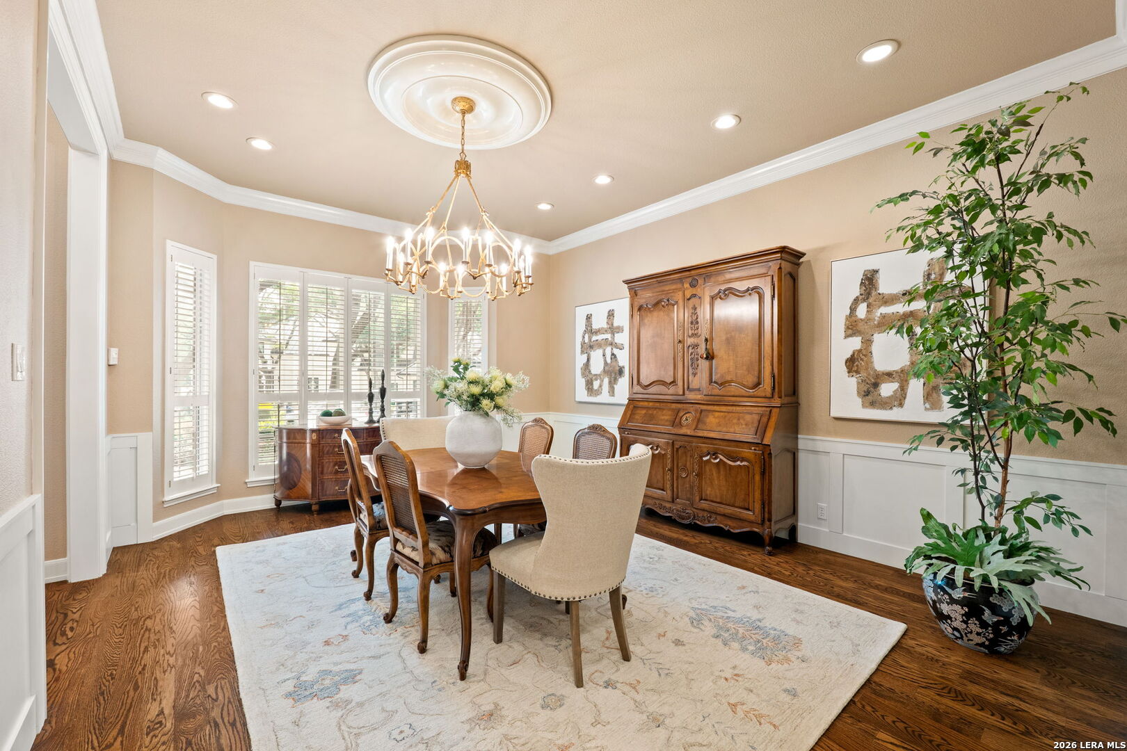 2 CHATSWORTH WAY