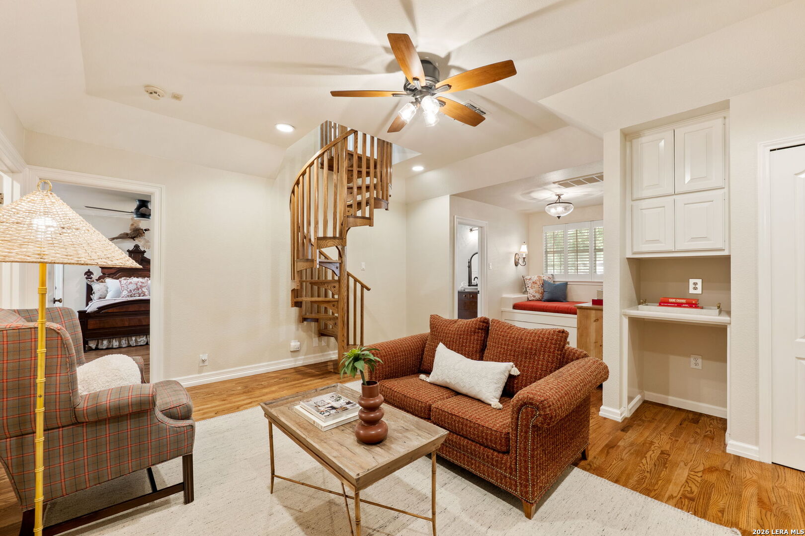 2 CHATSWORTH WAY