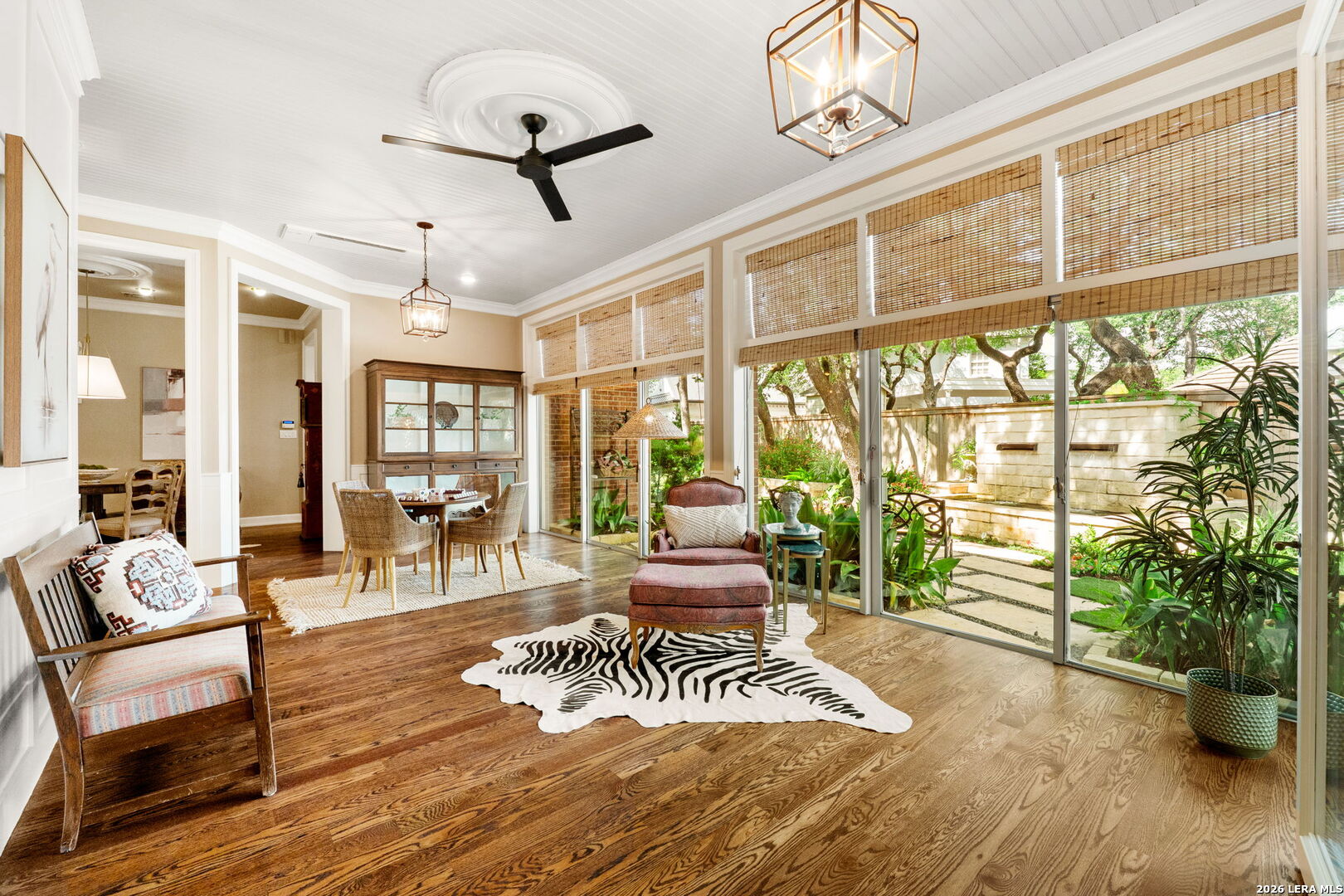 2 CHATSWORTH WAY