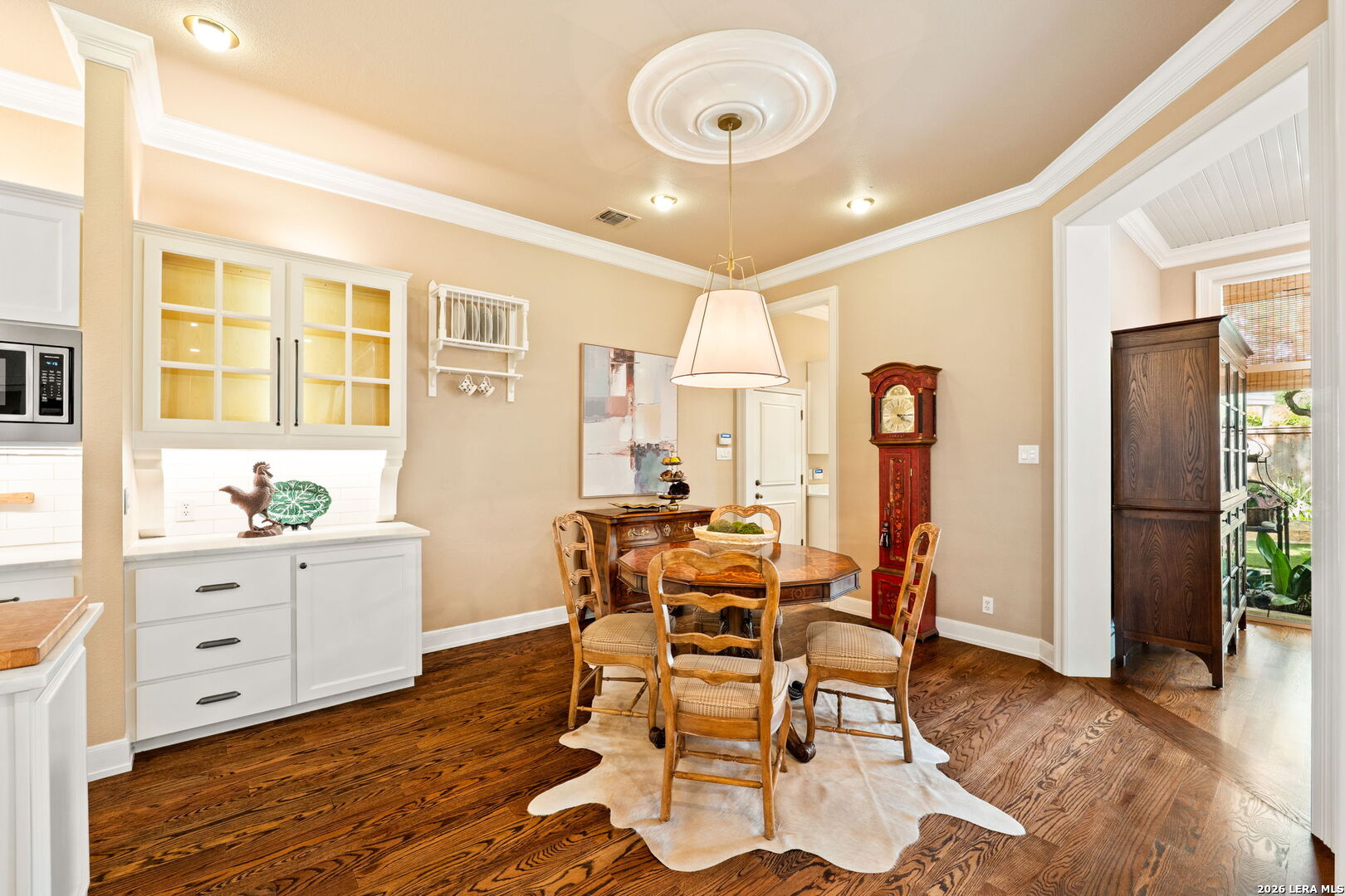 2 CHATSWORTH WAY