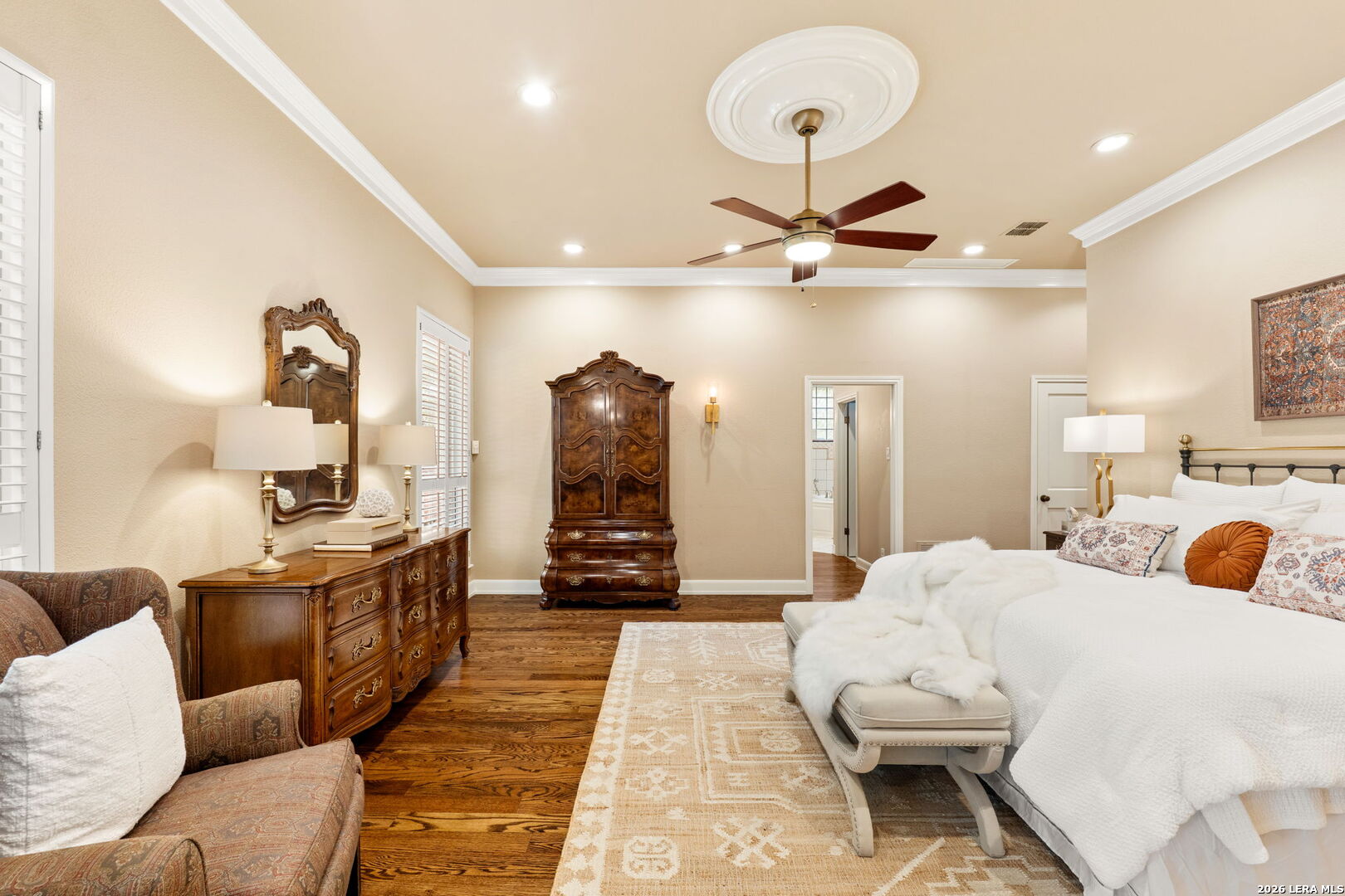 2 CHATSWORTH WAY