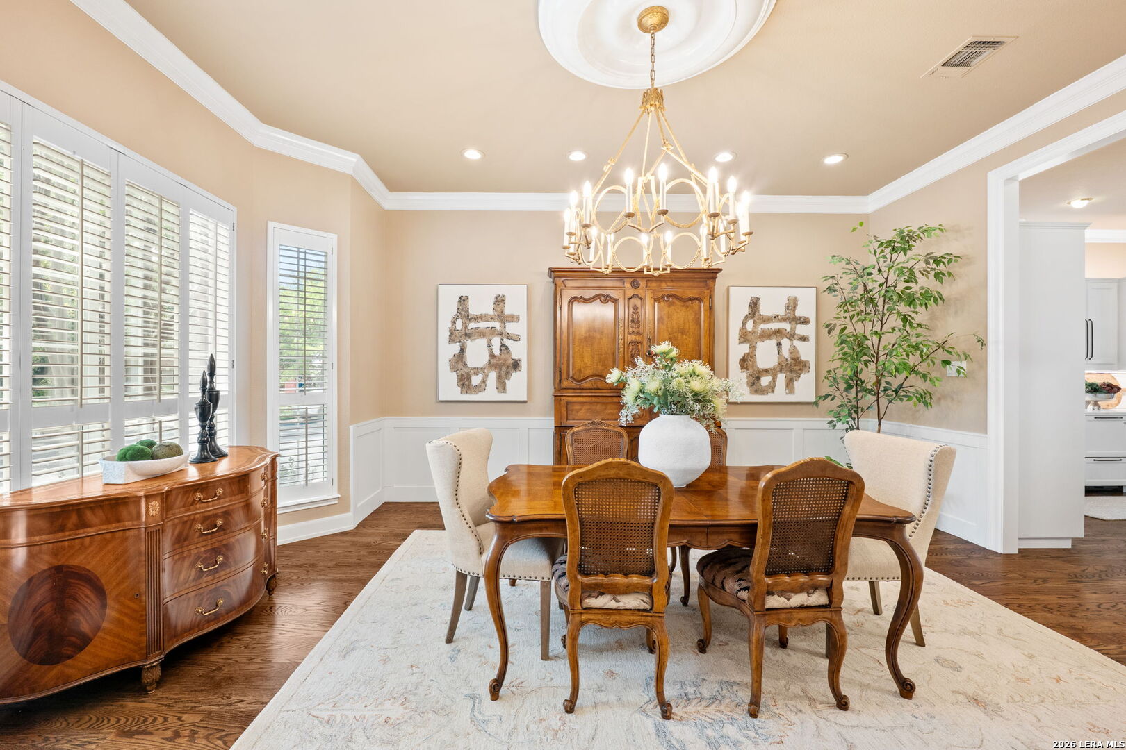 2 CHATSWORTH WAY