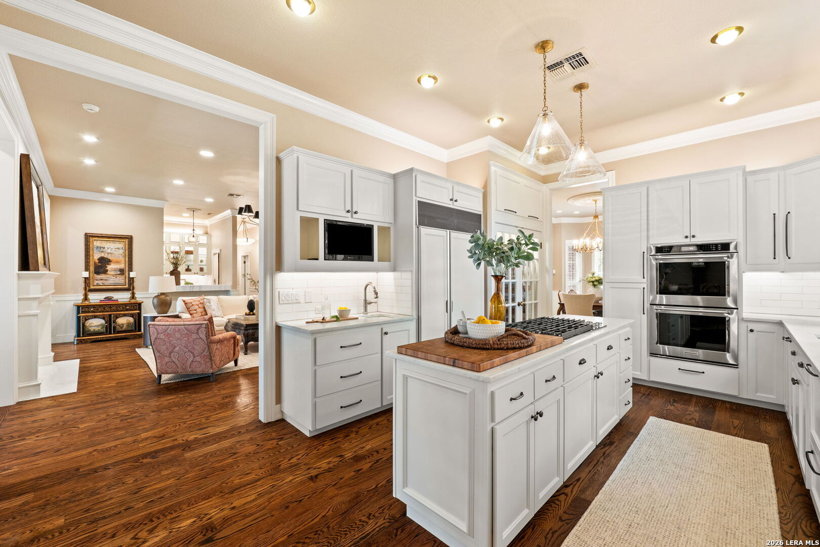 2 CHATSWORTH WAY