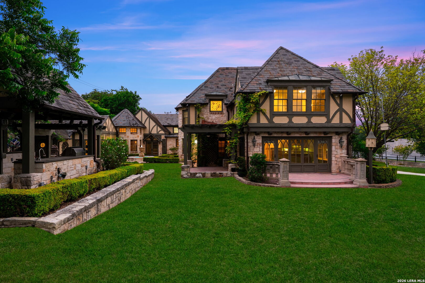 604 E Olmos