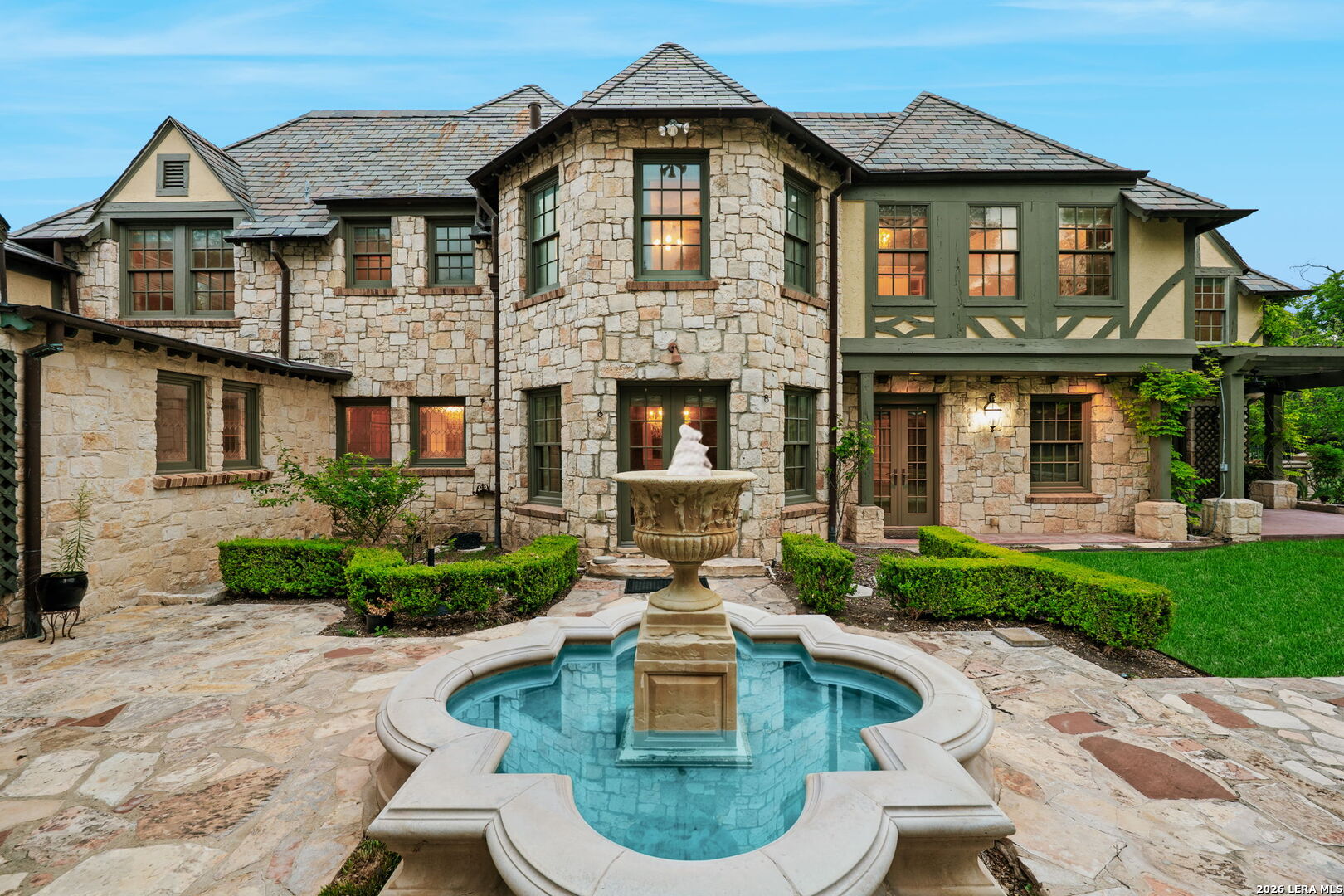 604 E Olmos