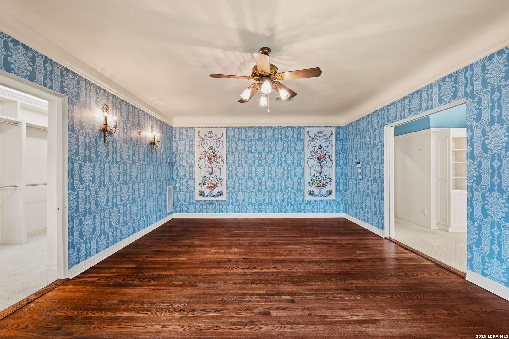 604 E Olmos