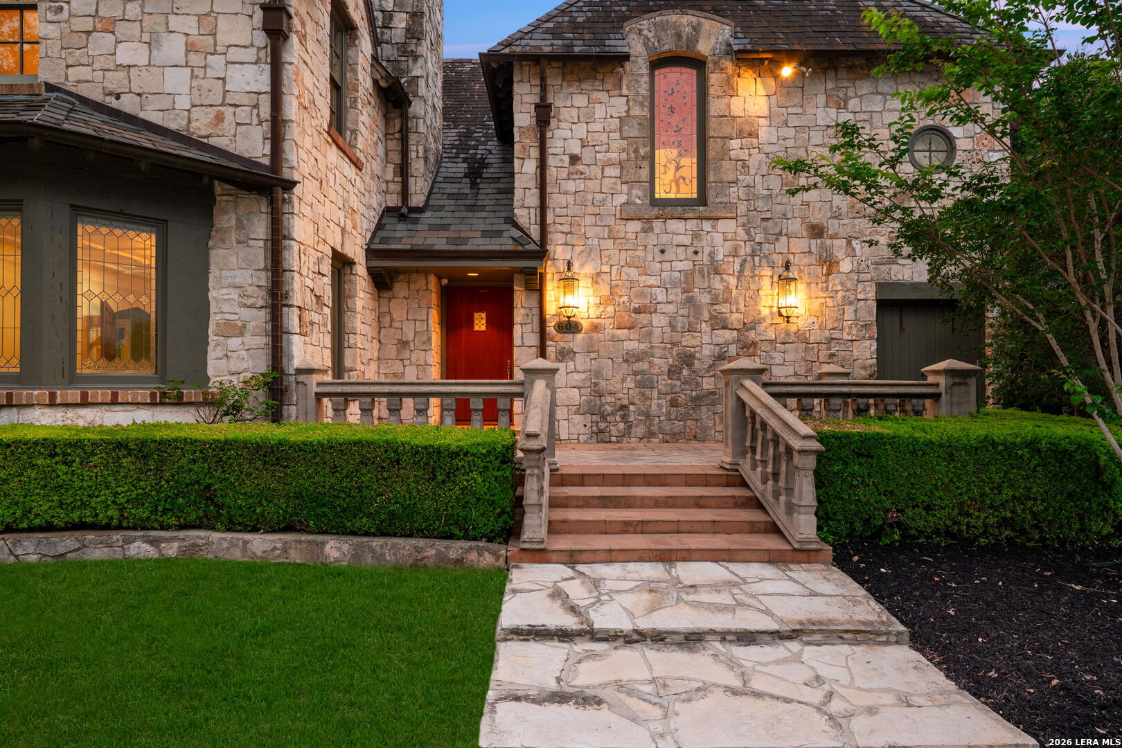 604 E Olmos