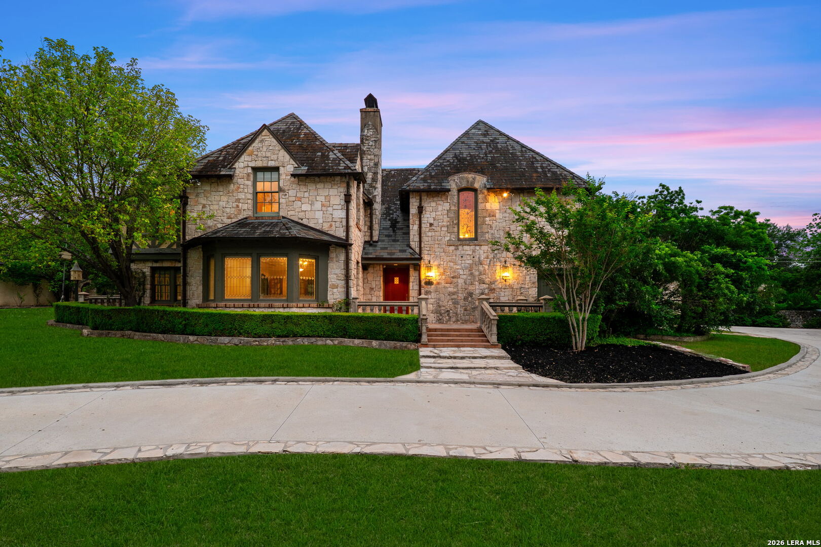 604 E Olmos