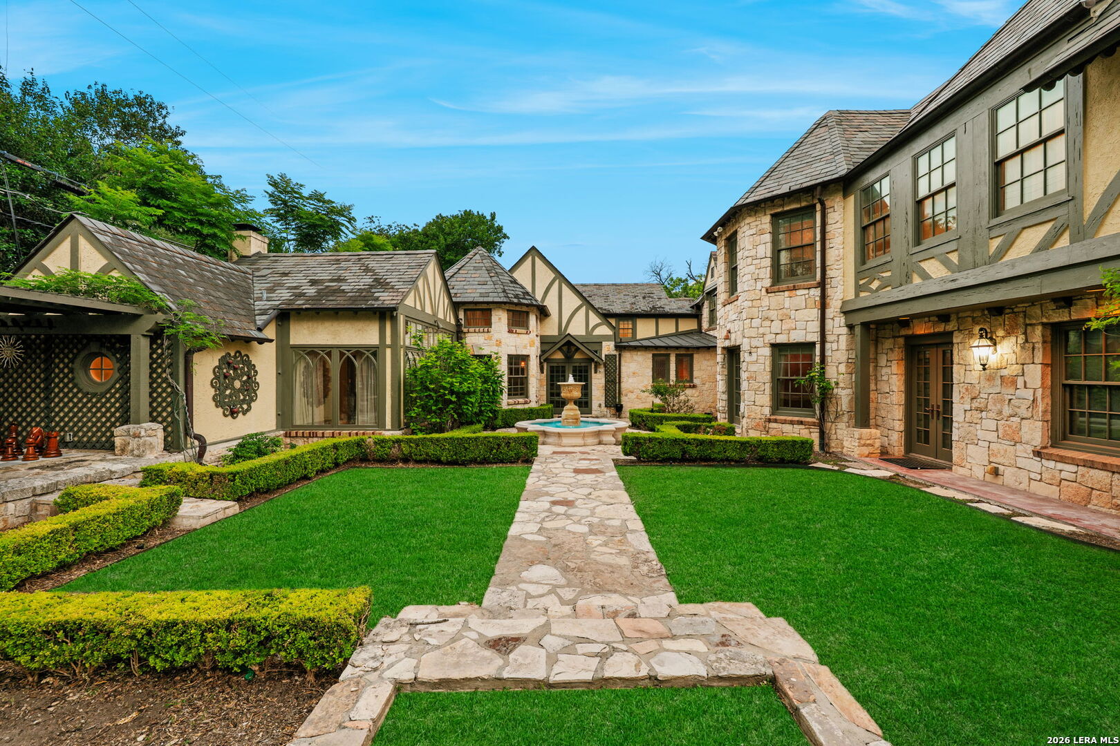 604 E Olmos