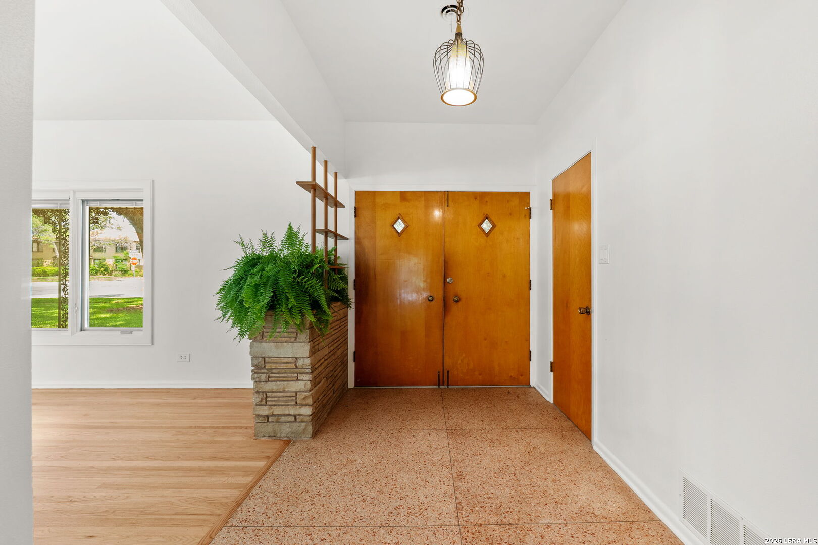 334 W Lynwood