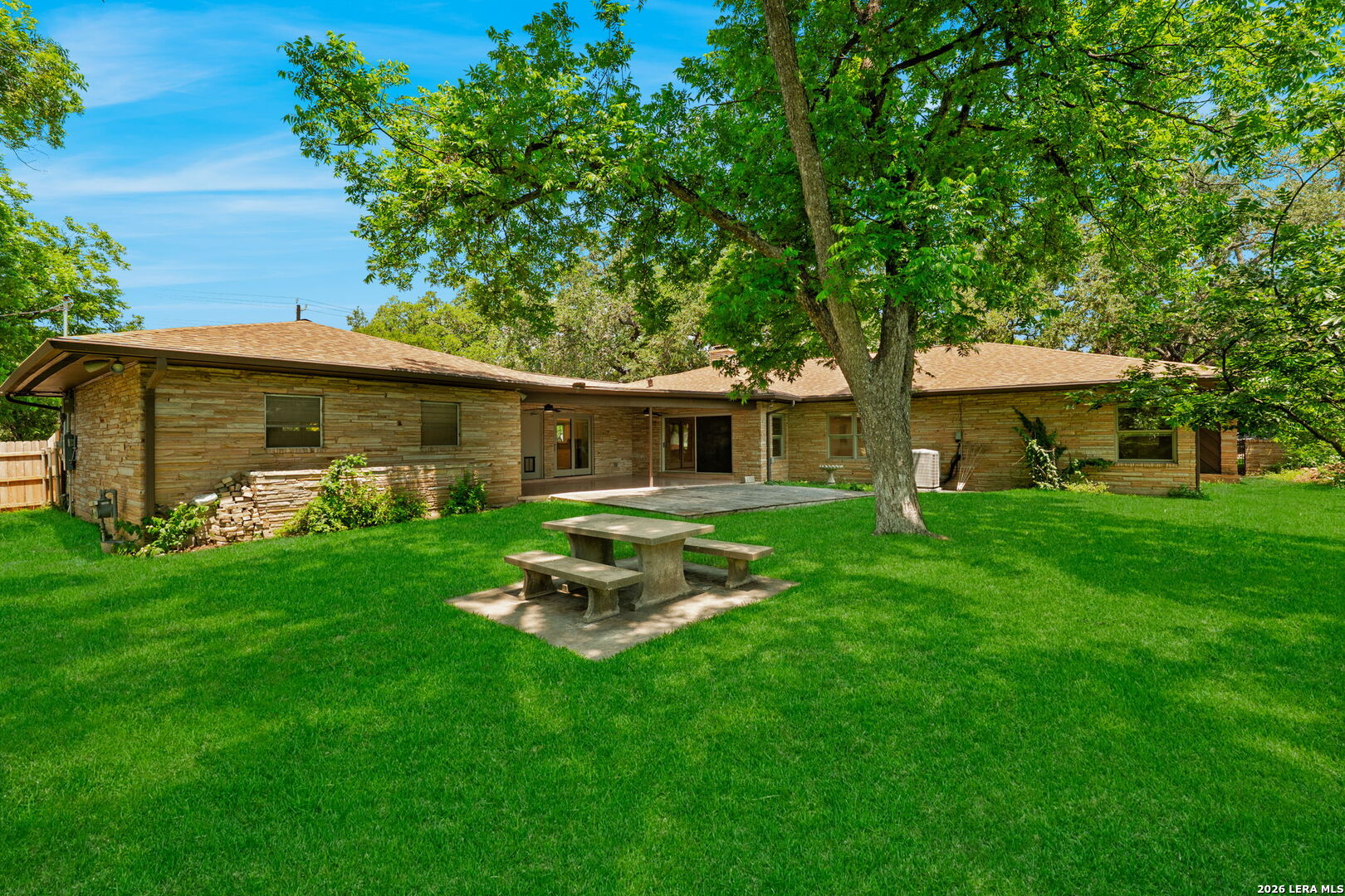 334 W Lynwood