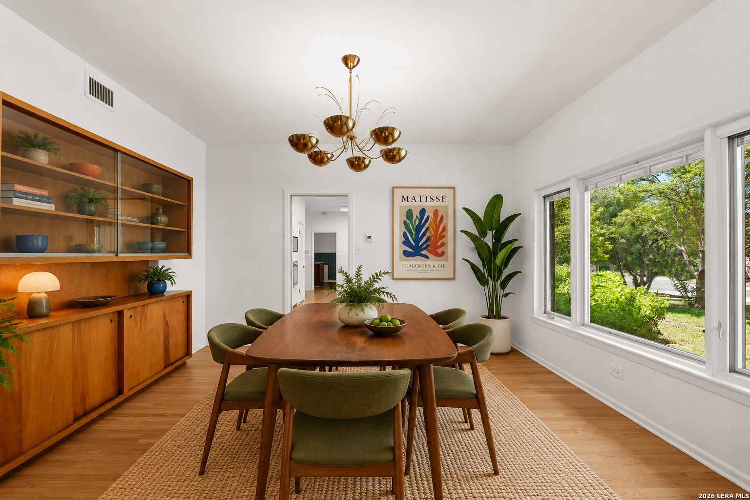 334 W Lynwood