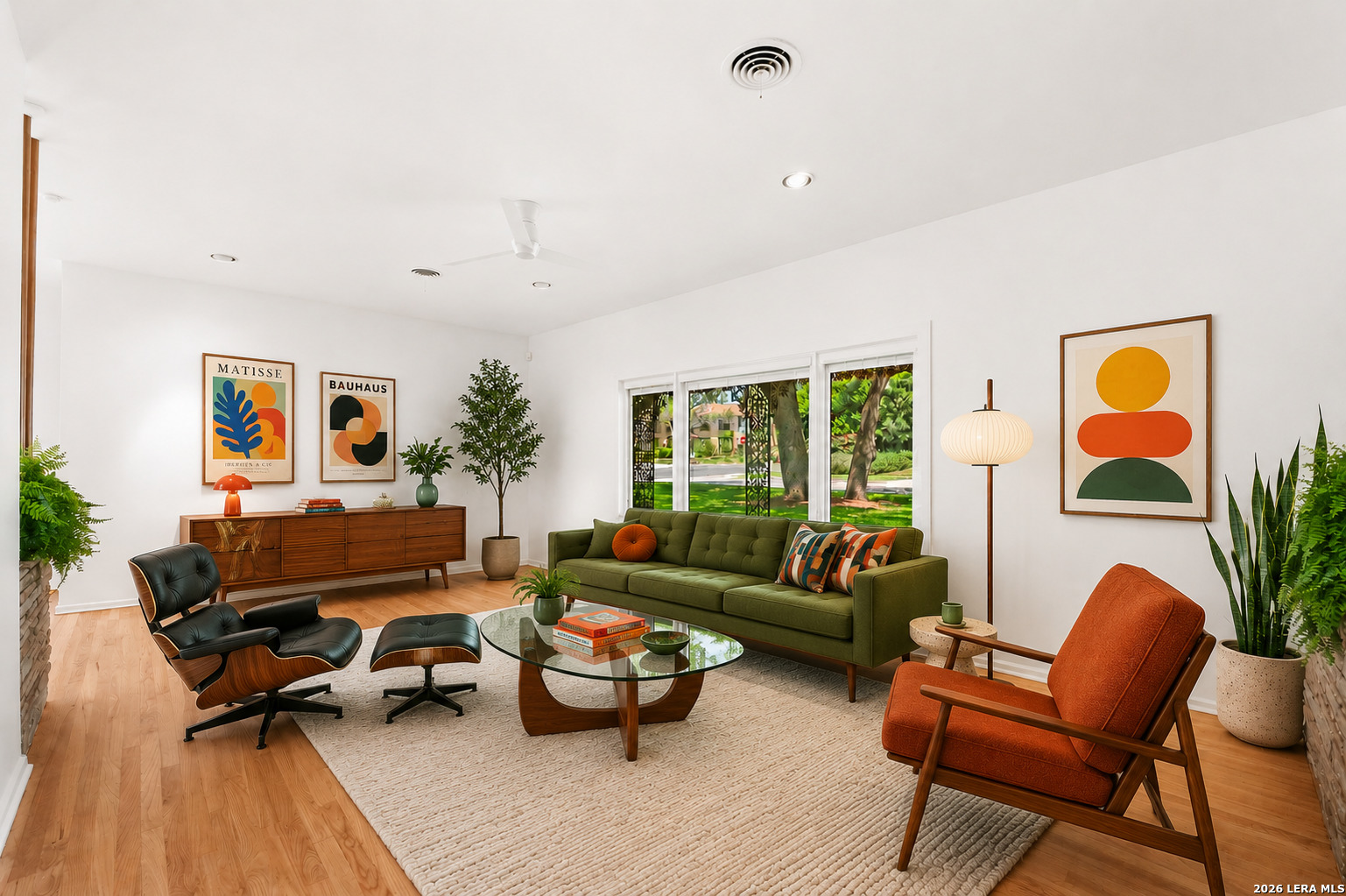 334 W Lynwood