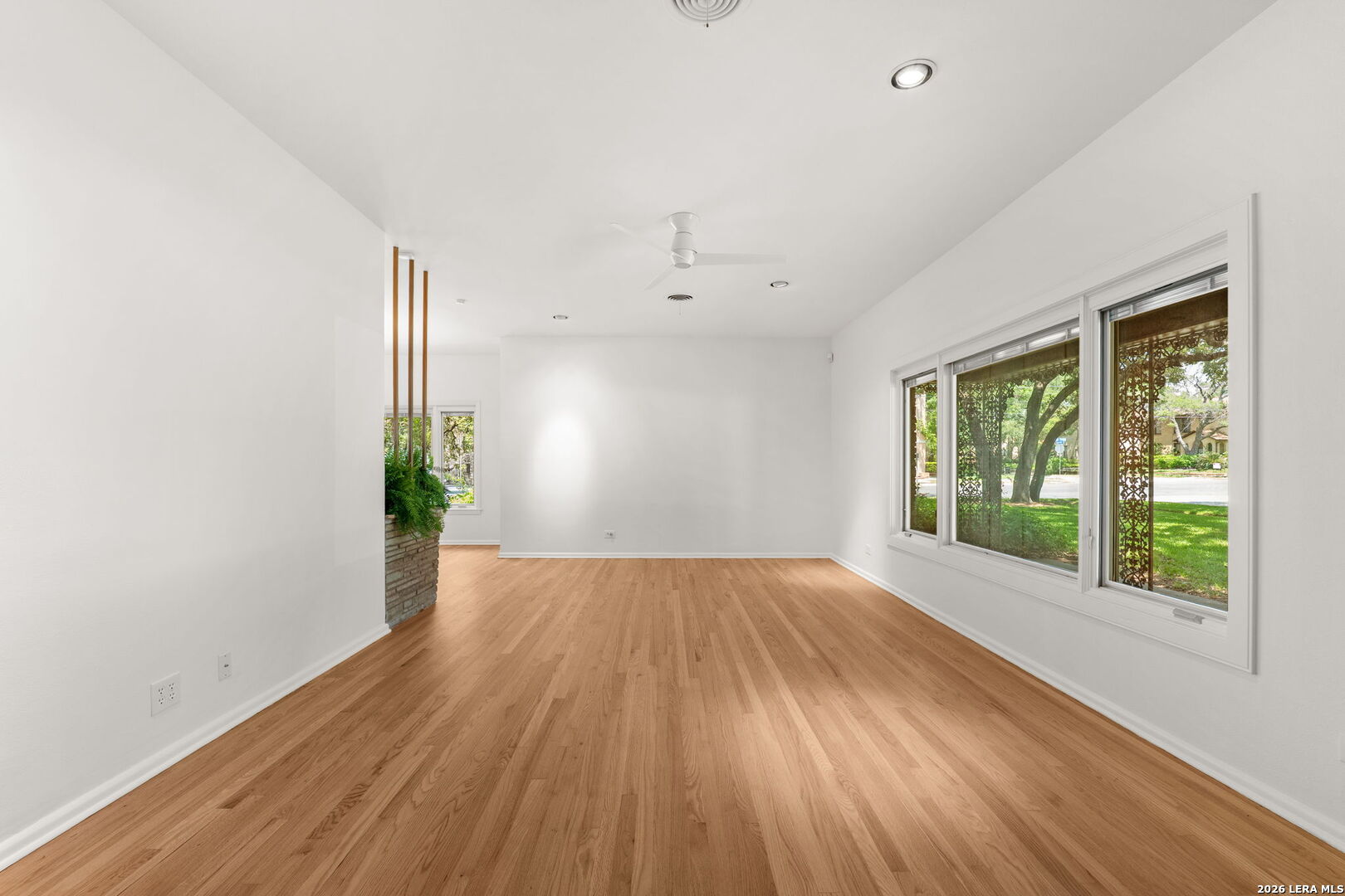 334 W Lynwood