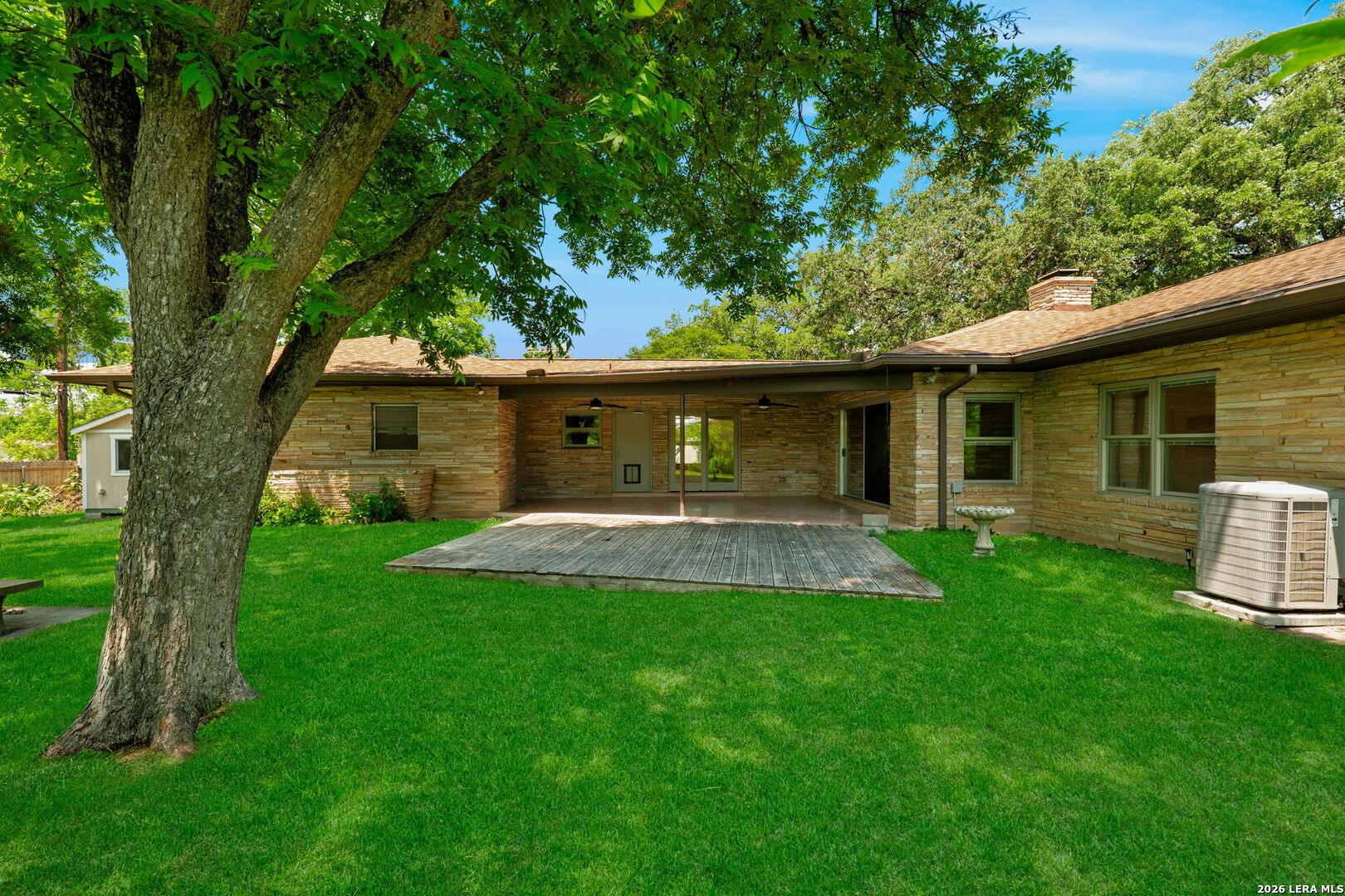 334 W Lynwood
