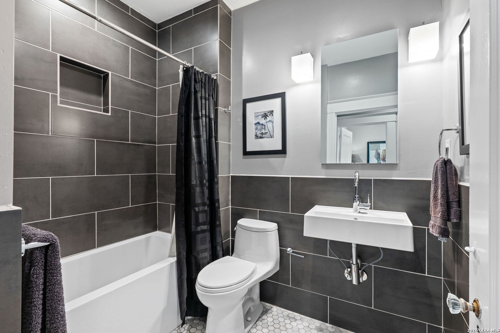 323 W Gramercy
