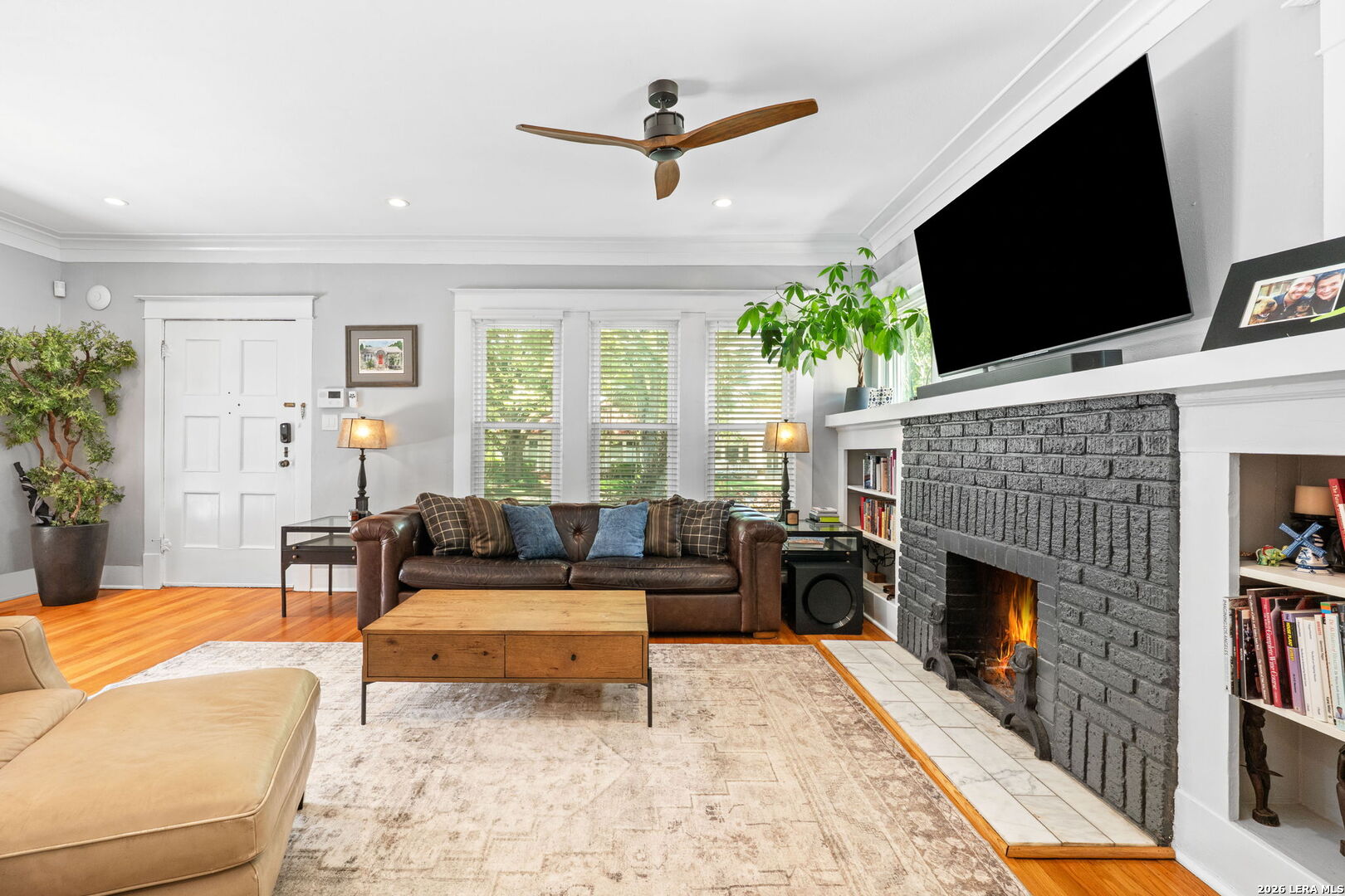 323 W Gramercy