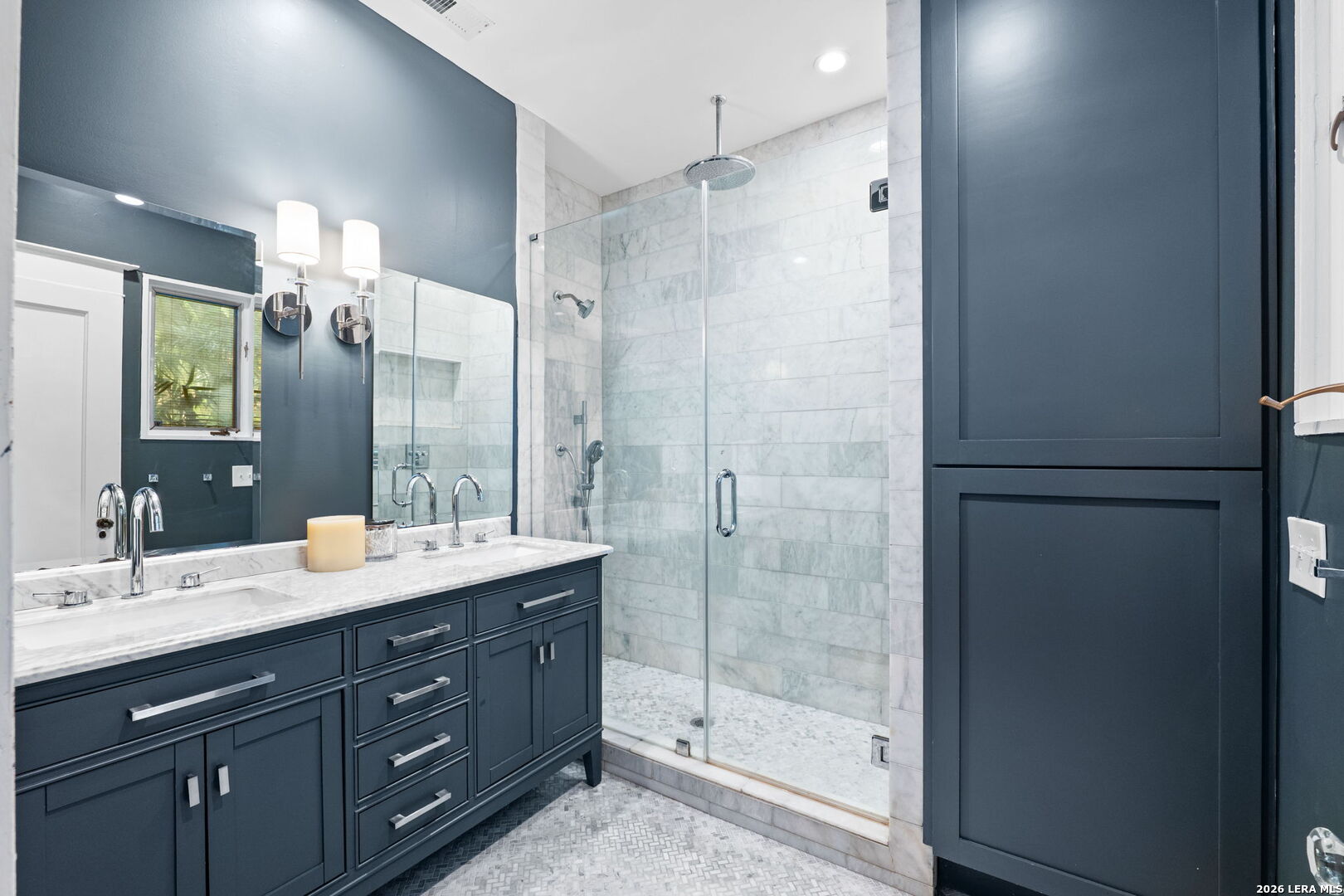 323 W Gramercy