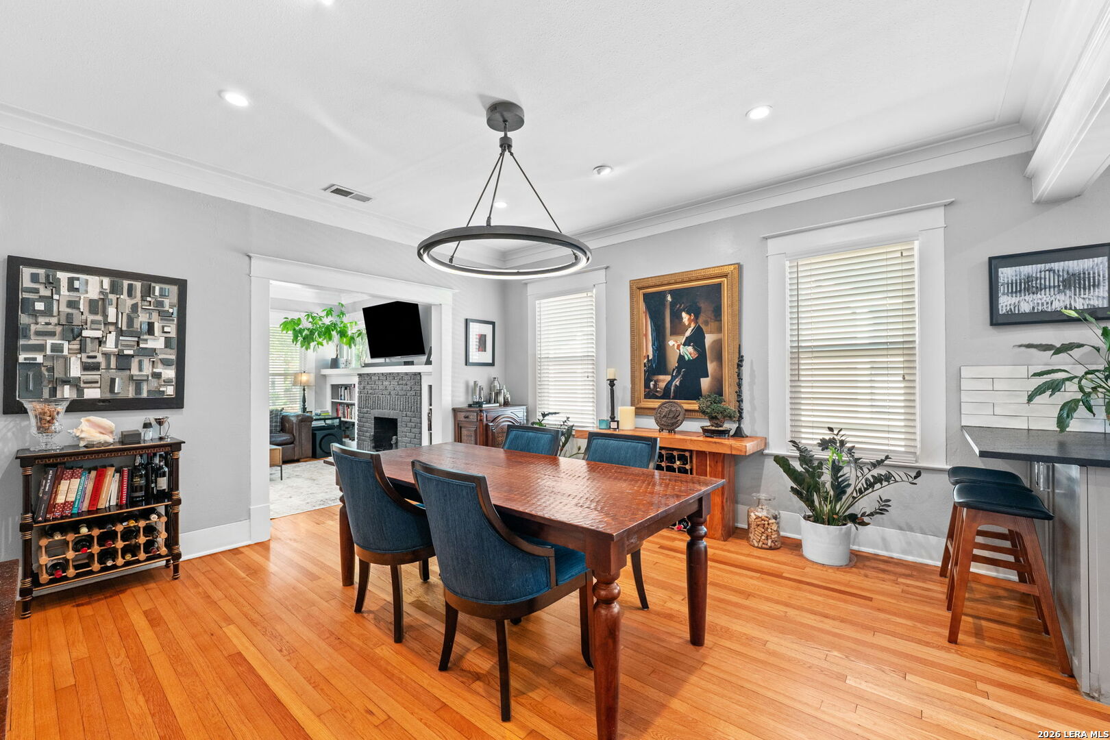 323 W Gramercy