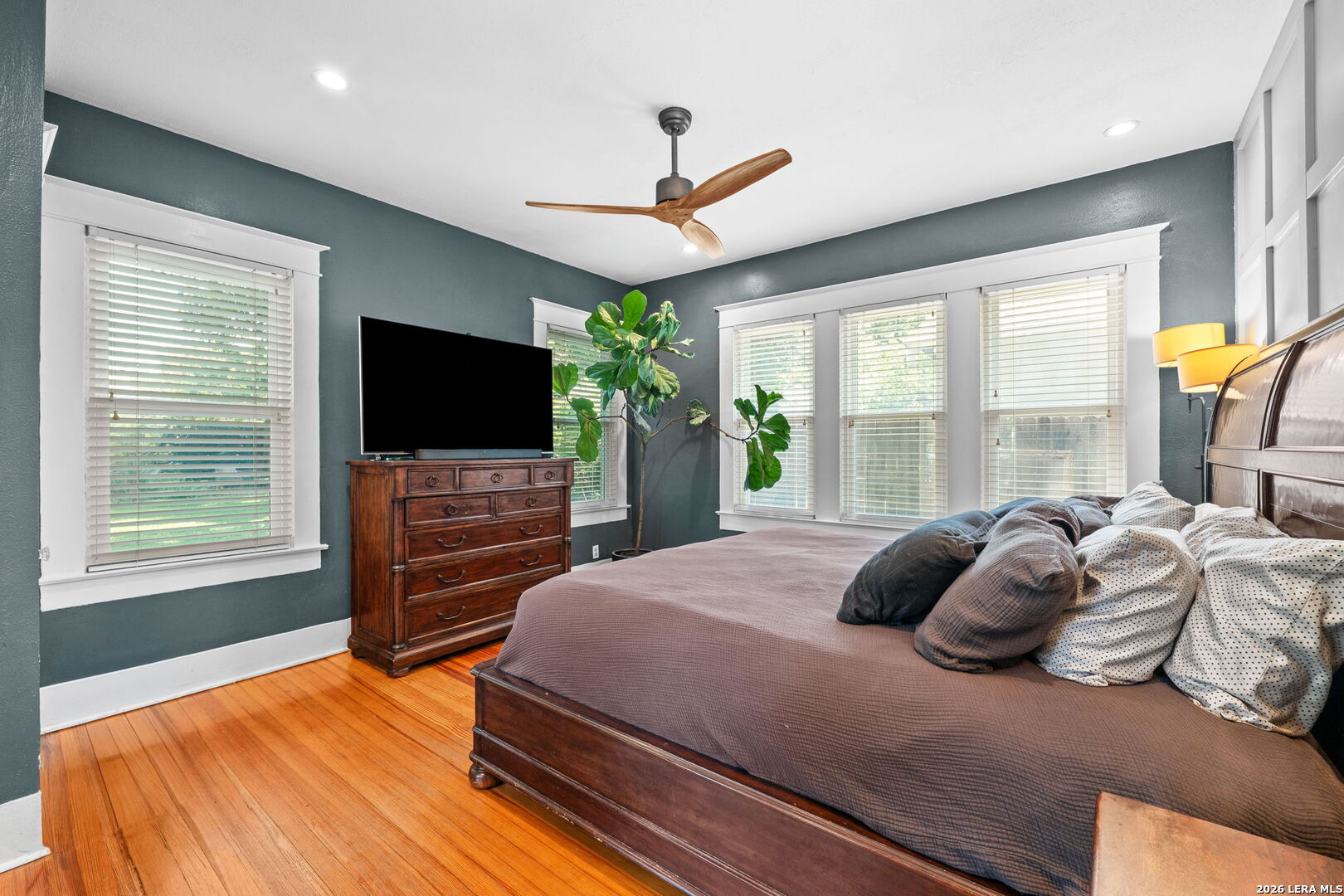 323 W Gramercy