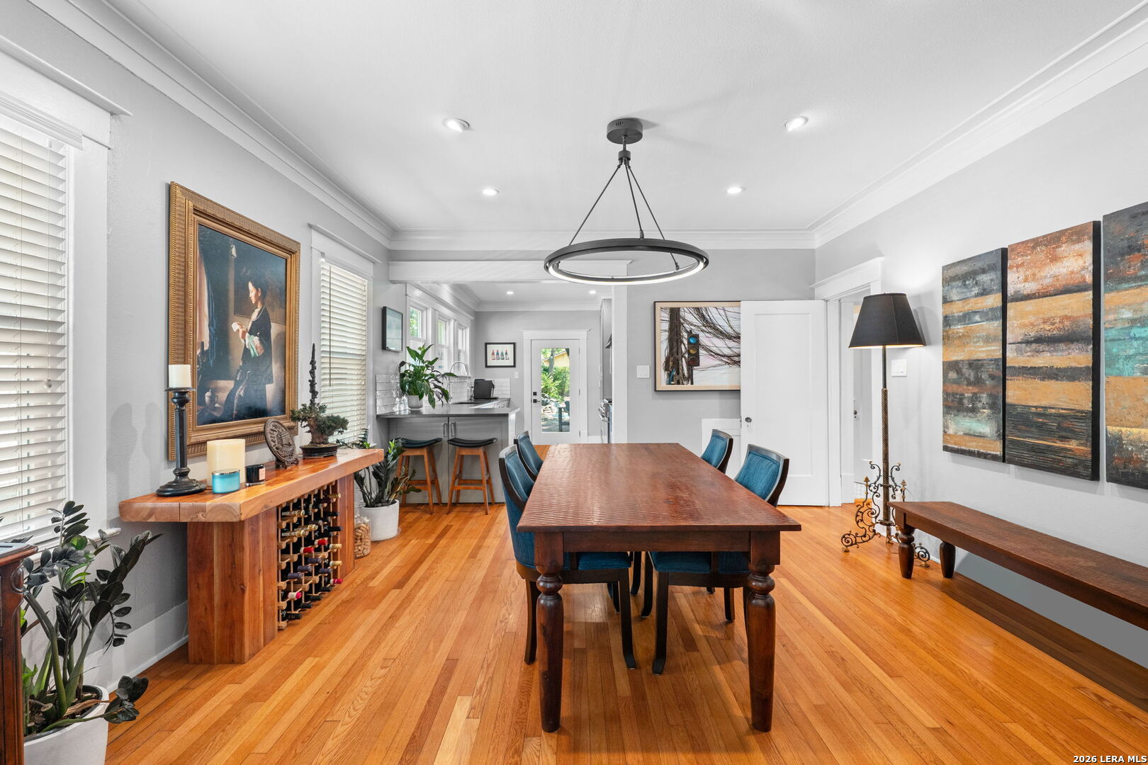 323 W Gramercy