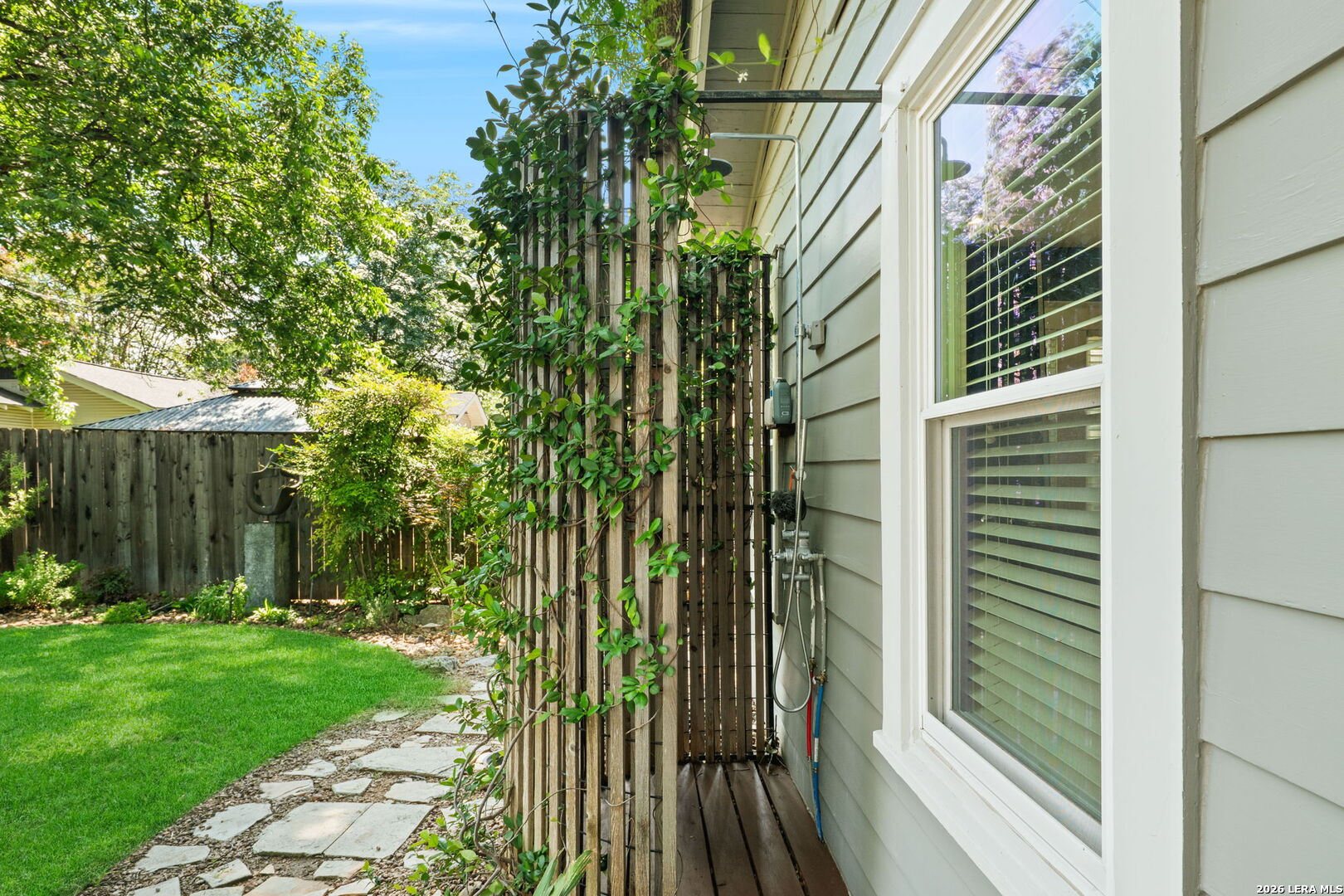 323 W Gramercy