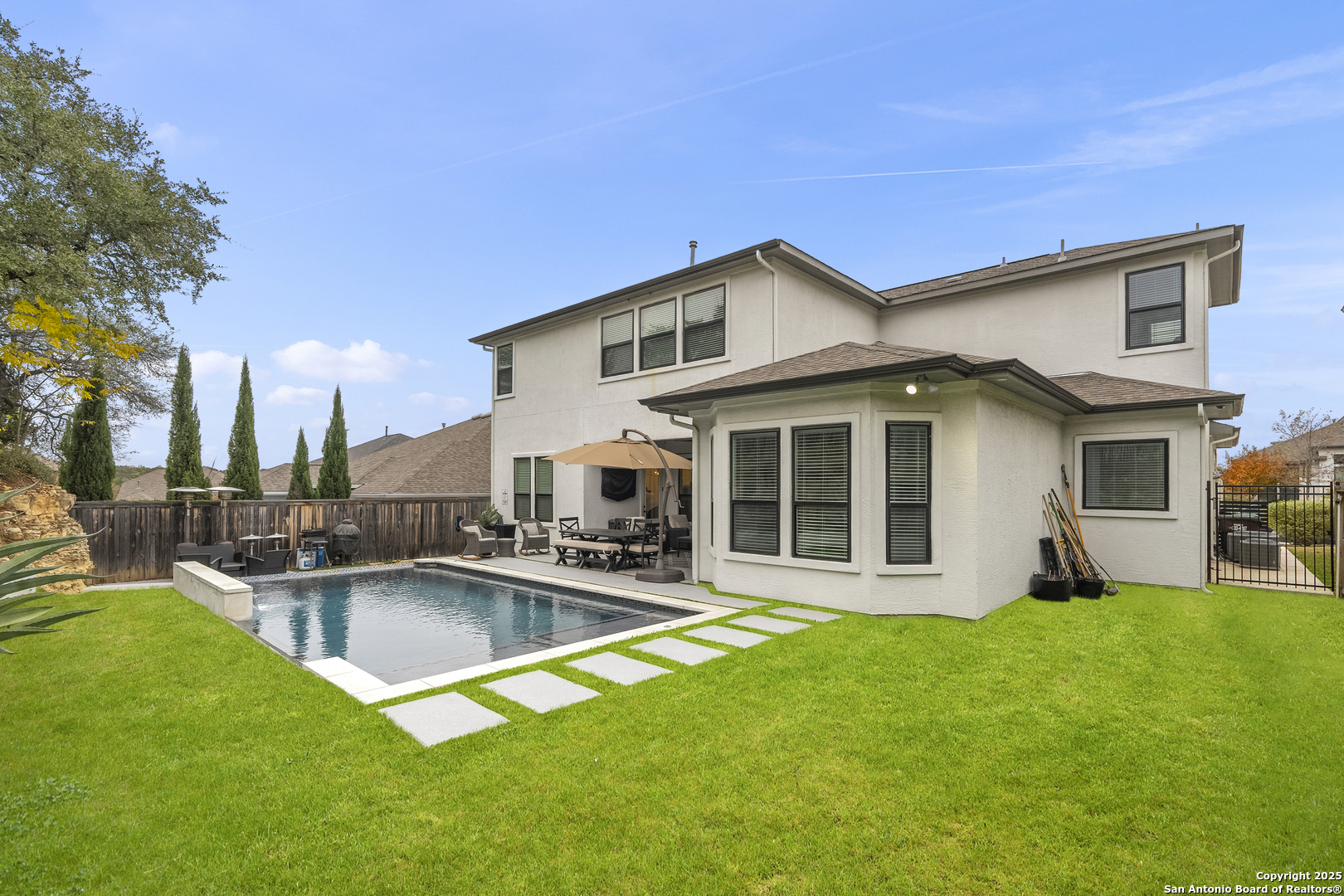 8511 Nichols Sky