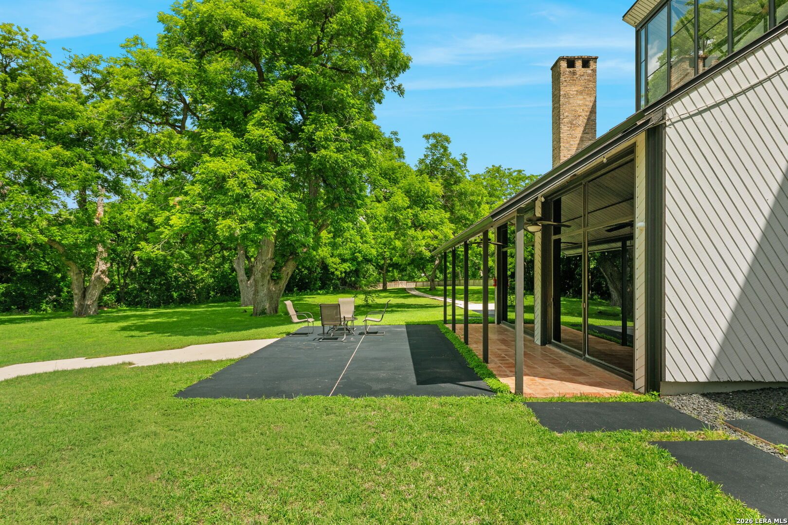 102 Lenz Dr