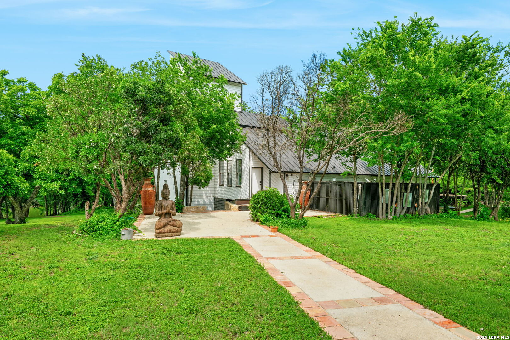 102 Lenz Dr