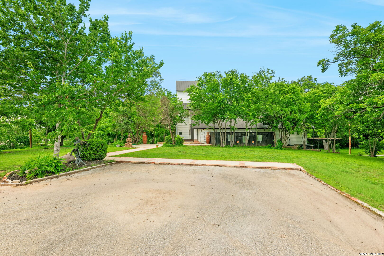 102 Lenz Dr