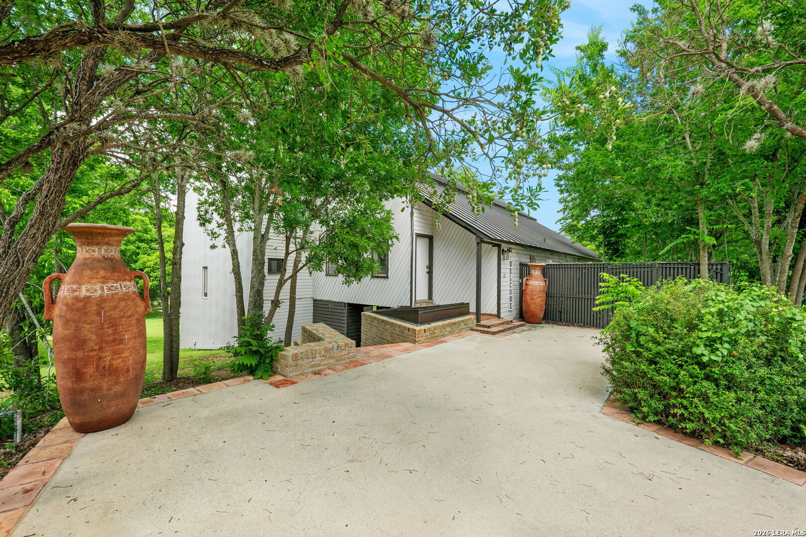 102 Lenz Dr