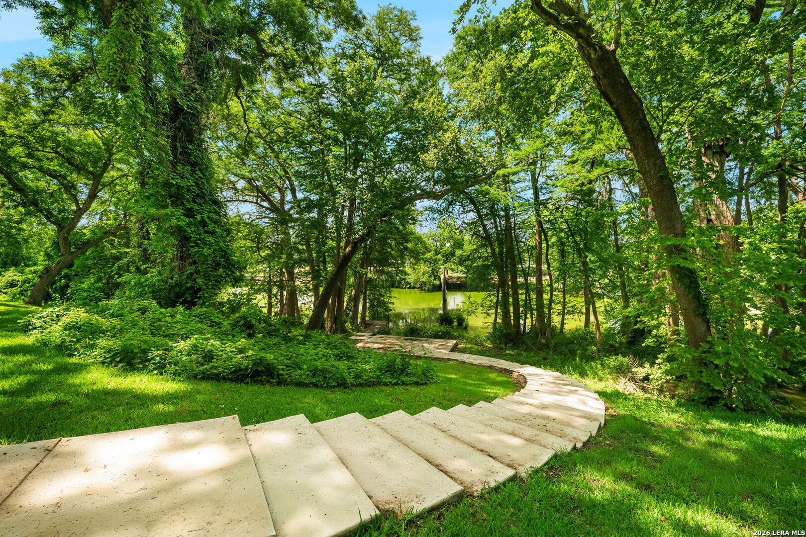 102 Lenz Dr