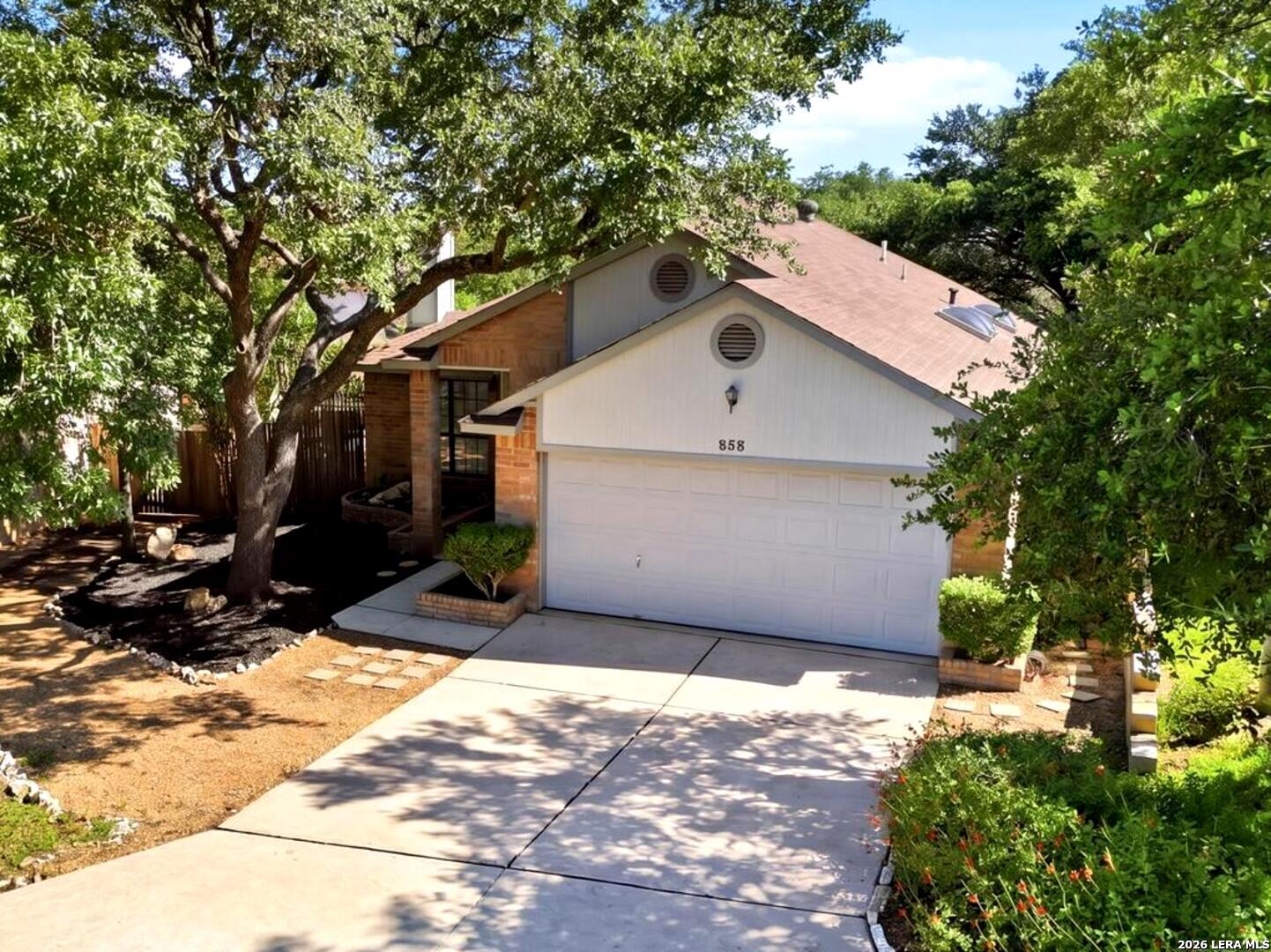 858 Amberstone