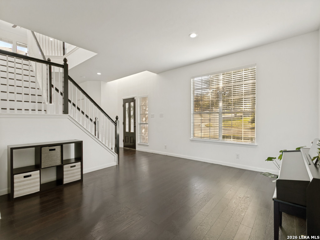 2402 Encino Cedros